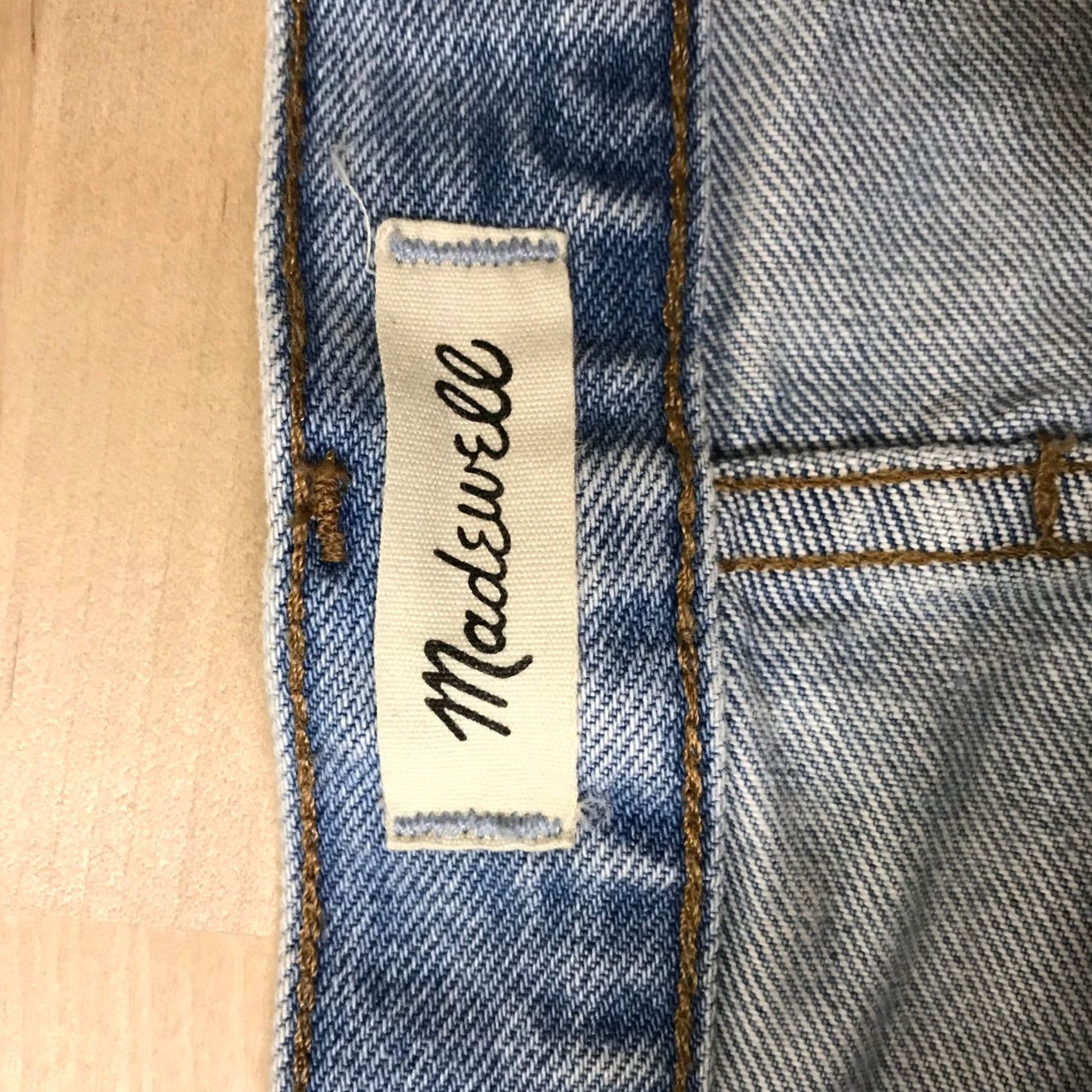 Madewell Madewell Relaxed Denim Shorts Light Wash High Rise Raw Hem 25 Size 42" / US 20 - 7 Thumbnail