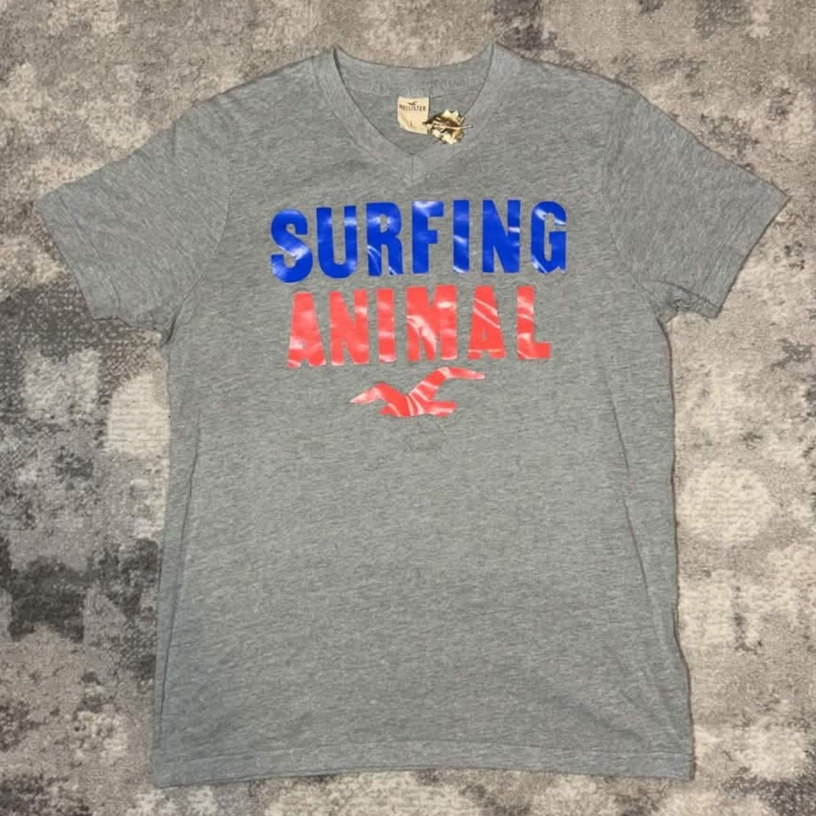 Hollister Y2K Hollister Surfing Animal Pastel Print V-Neck Shirt Size US M / EU 48-50 / 2 - 1 Thumbnail