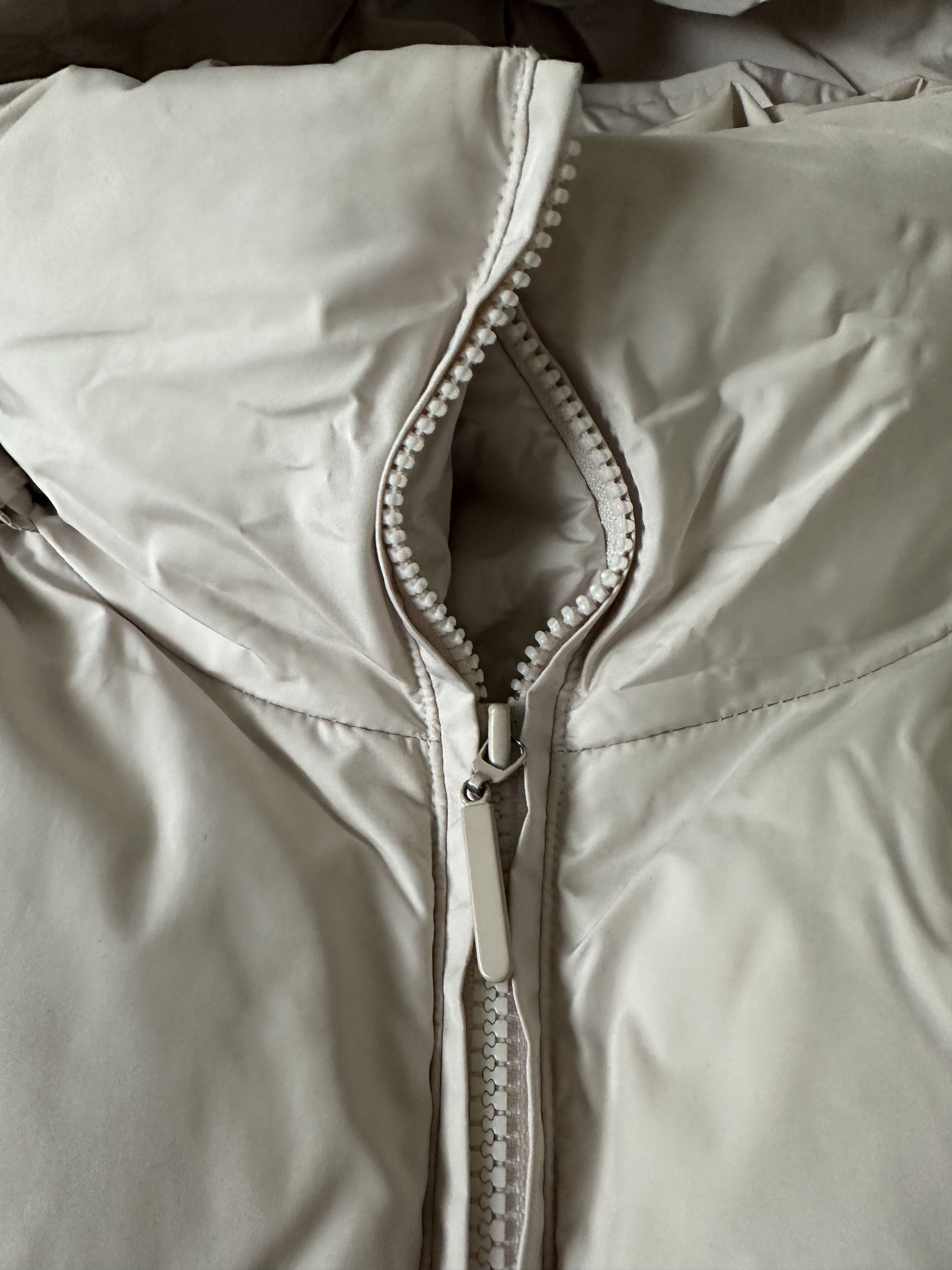 Seventh Seventh Stores - Space Coat Puffer Jacket in Moon Size US M / EU 48-50 / 2 - 15 Thumbnail
