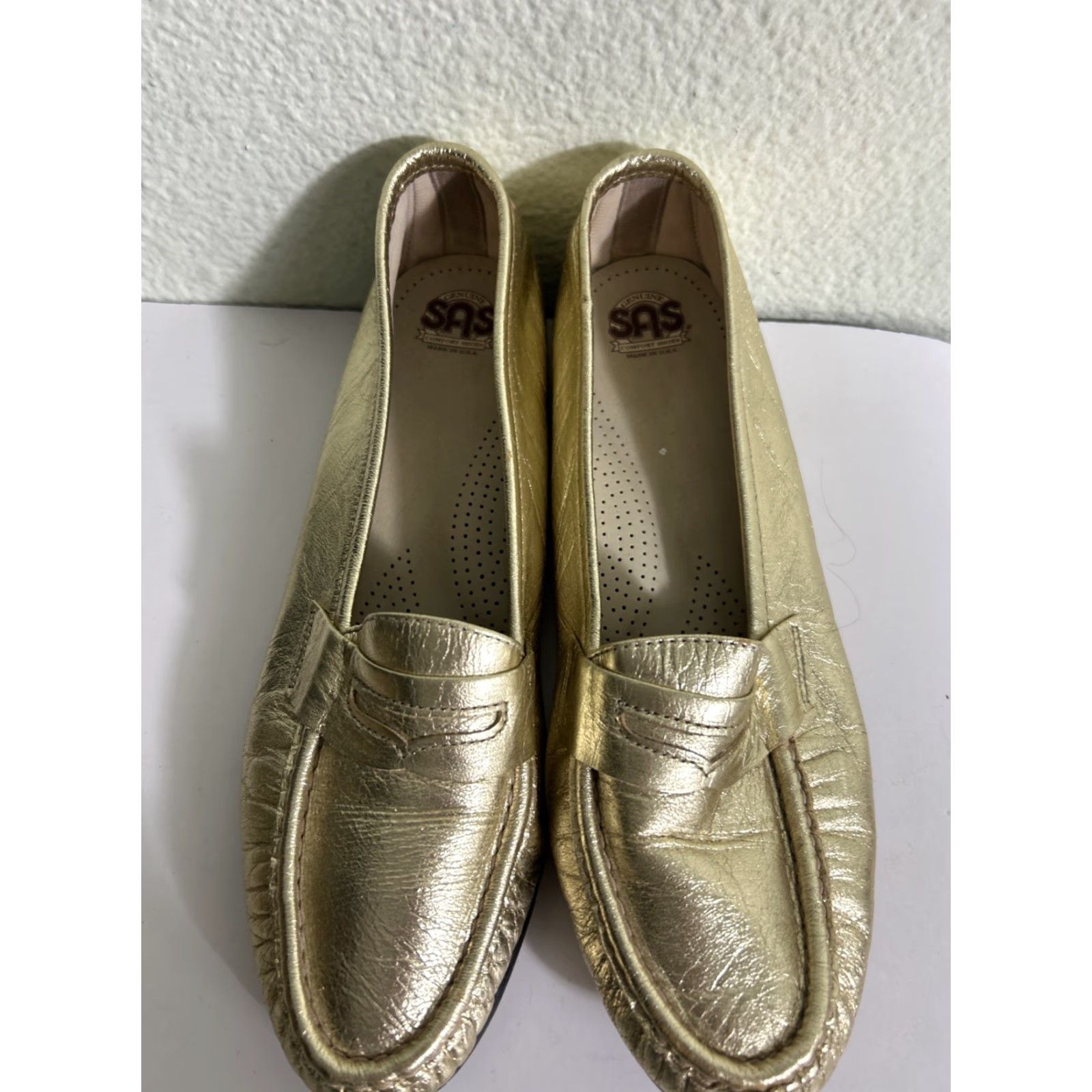 SAS SAS Women’s Size 9 W Gold Loafers Flat Slip On Size US 9 / IT 39 - 6 Thumbnail