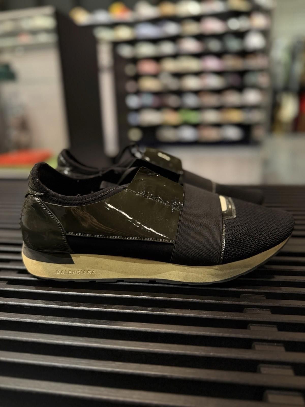 Balenciaga BALENCIAGA Race Runner Green/Blue Color Authentic 44EU/11US Size US 12 / EU 45 - 1 Thumbnail