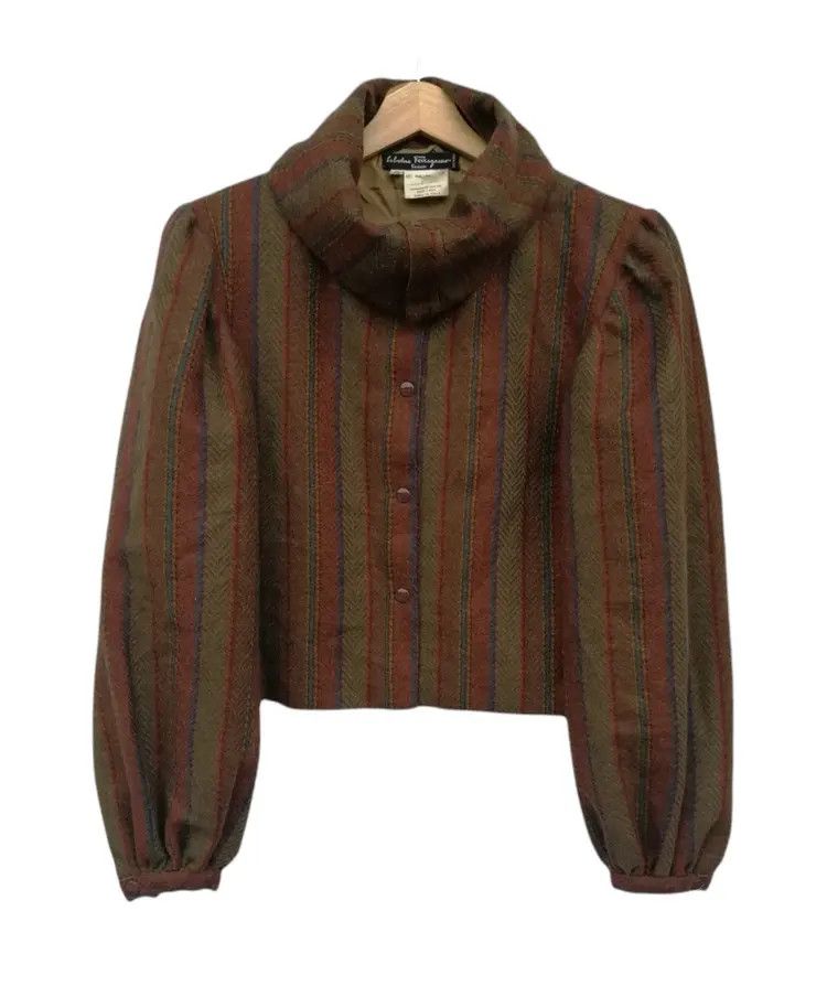 Salvatore Ferragamo Vintage Salvatore Ferragamo Wool Crop Tops Jacket Size M / US 6-8 / IT 42-44 - 5 Thumbnail