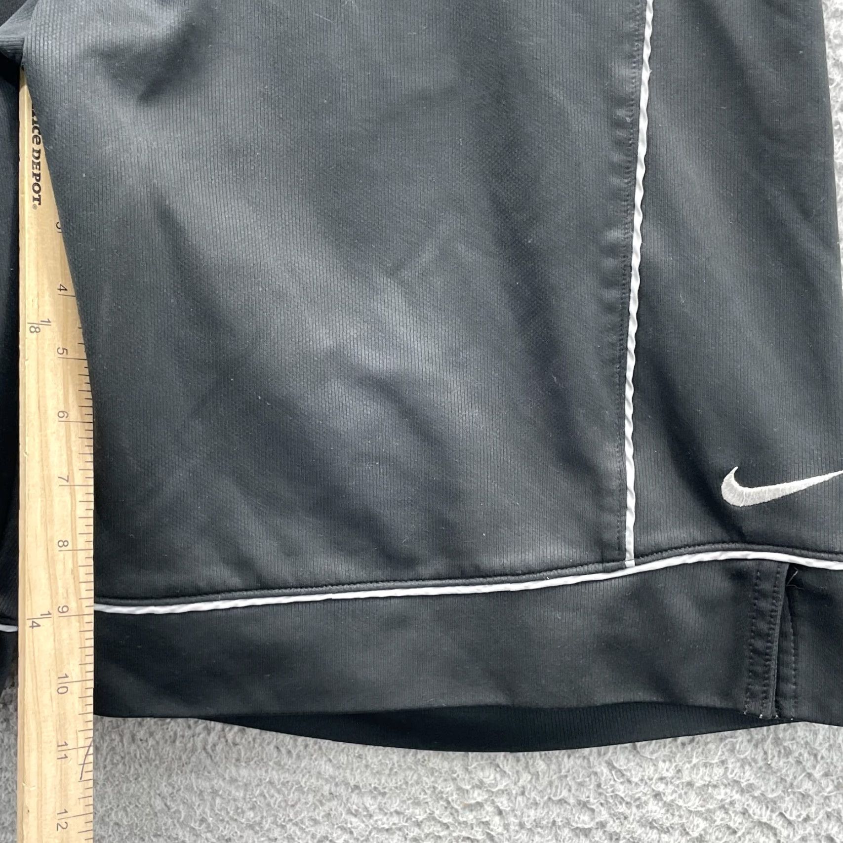 Nike VINTAGE Nike Basketball Shorts Men Large Athletic Retro Training 90s Sportswear Shorts Size US 33 - 5 Thumbnail