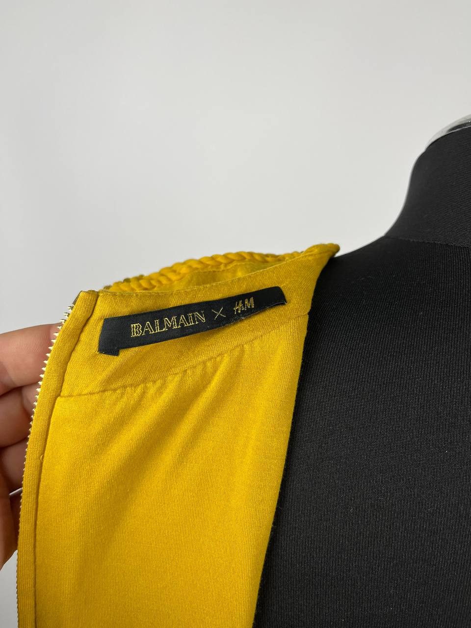 Balmain × H&M BALMAIN X H&M Limited Edition Top with Braided Mustard Size XS / US 0-2 / IT 36-38 - 9 Thumbnail