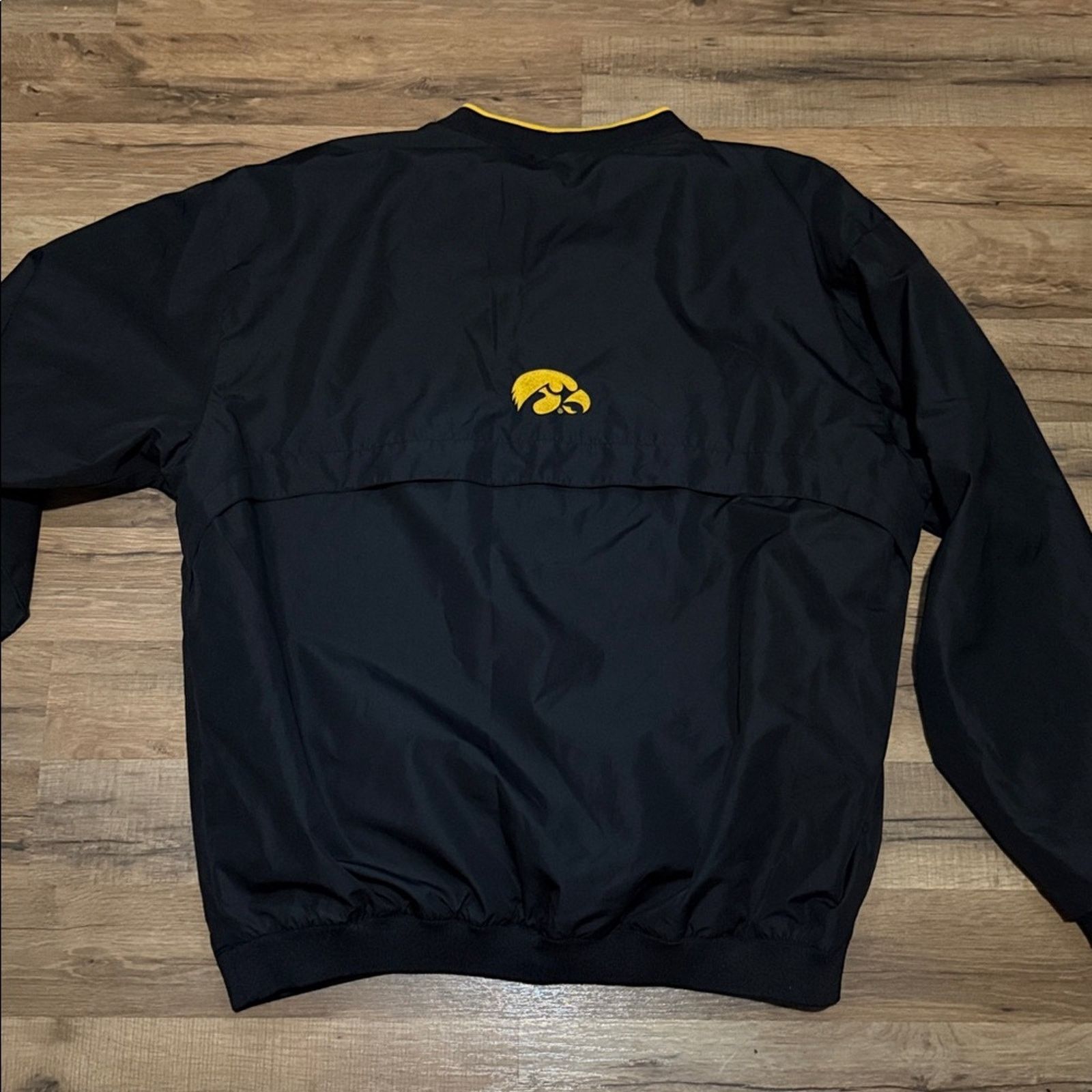 Nike 90s Nike Team Clima Iowa Hawkeyes Center Swoosh Windbreaker Size US L / EU 52-54 / 3 - 7 Thumbnail