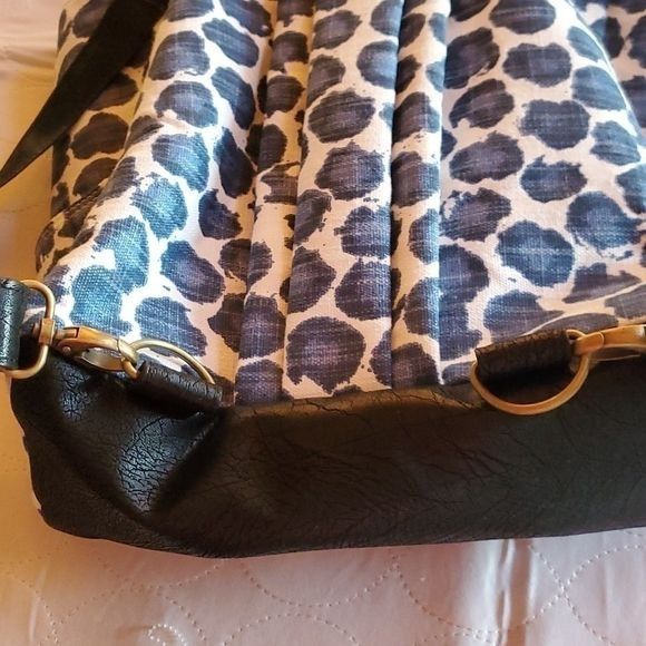 Vintage Rebekah Scott Designs Blue Leopard Petal Inside Lining Fabri Size ONE SIZE - 14 Thumbnail
