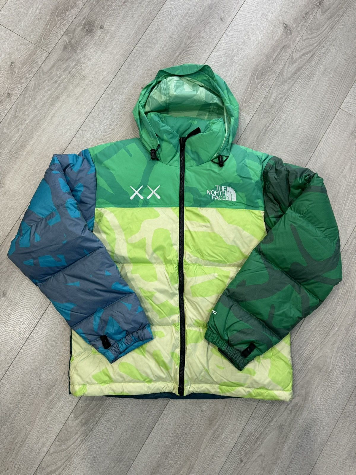 Kaws × The North Face KAWS X THE NORTH FACE 1996 NUPTSE JACKET SAFETY GREEN Size US S / EU 44-46 / 1 - 1 Thumbnail
