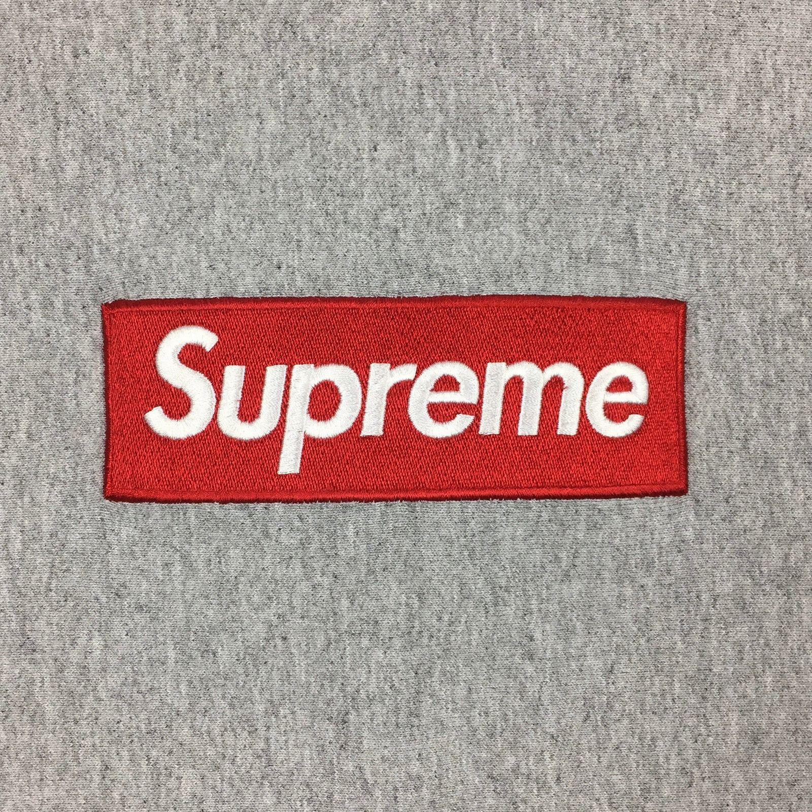 Supreme 2015 Supreme Grey Box Logo Crewneck Size US L / EU 52-54 / 3 - 3 Thumbnail