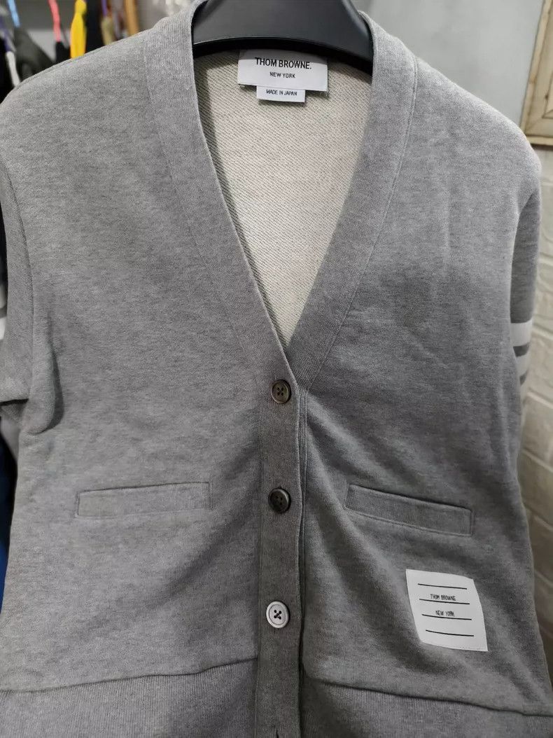 Thom Browne THOM BROWNE38Classic 4-stripe V-neck Cardigan 2502-Nextarro Size XS / US 0-2 / IT 36-38 - 3 Thumbnail