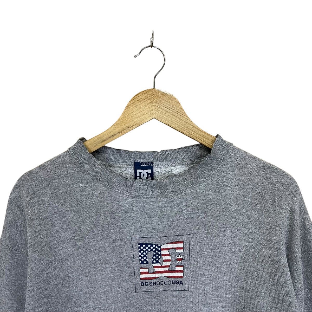 DC Vintage DC Shoes Co Big Logo Crewneck Sweatshirt Size US M / EU 48-50 / 2 - 4 Thumbnail