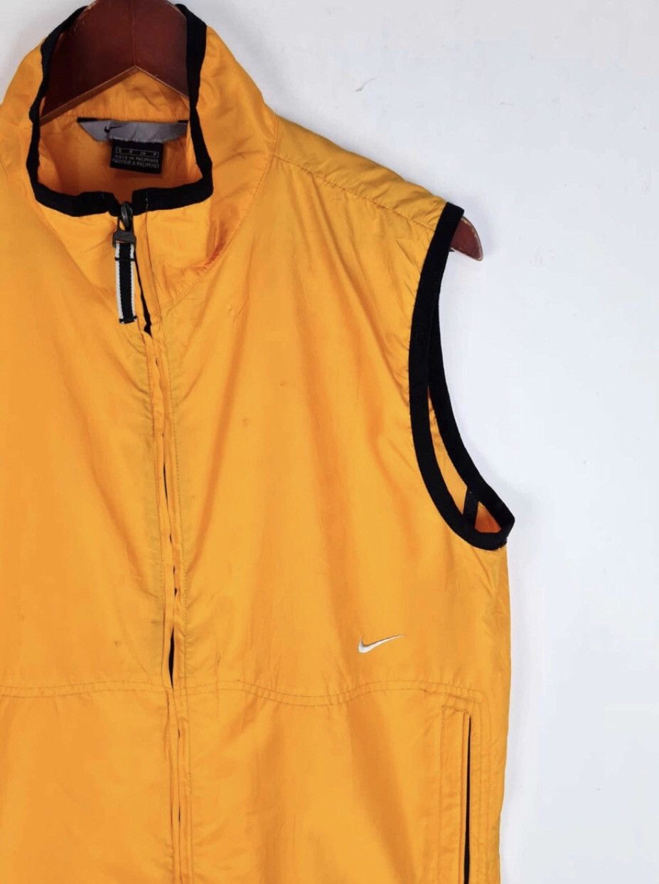 Nike × Vintage Vintage 2000s nike vest slim fit cool style Size US S / EU 44-46 / 1 - 3 Thumbnail
