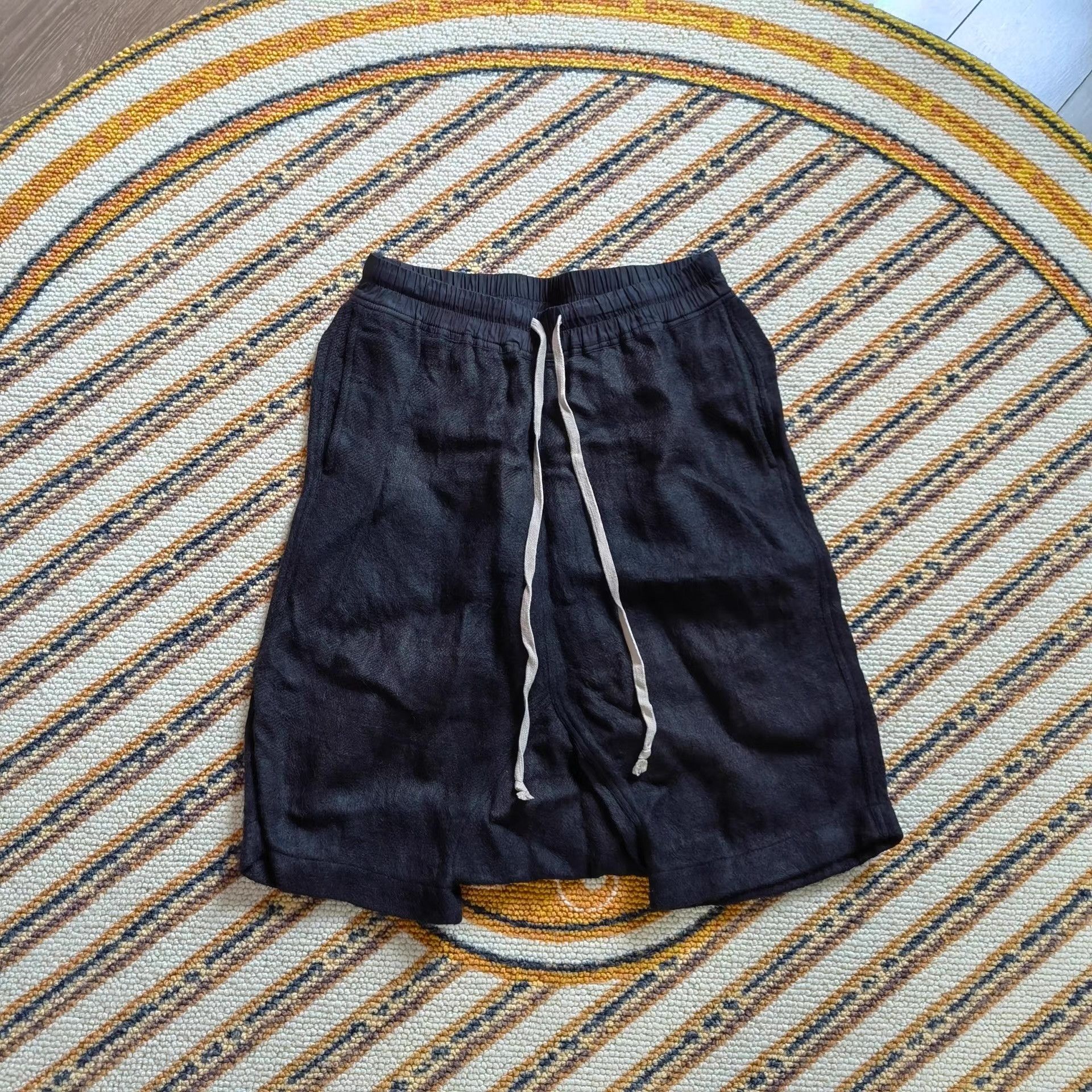 Rick Owens Rick Owens wool shorts Q6 Size US 34 / EU 50 - 1 Thumbnail