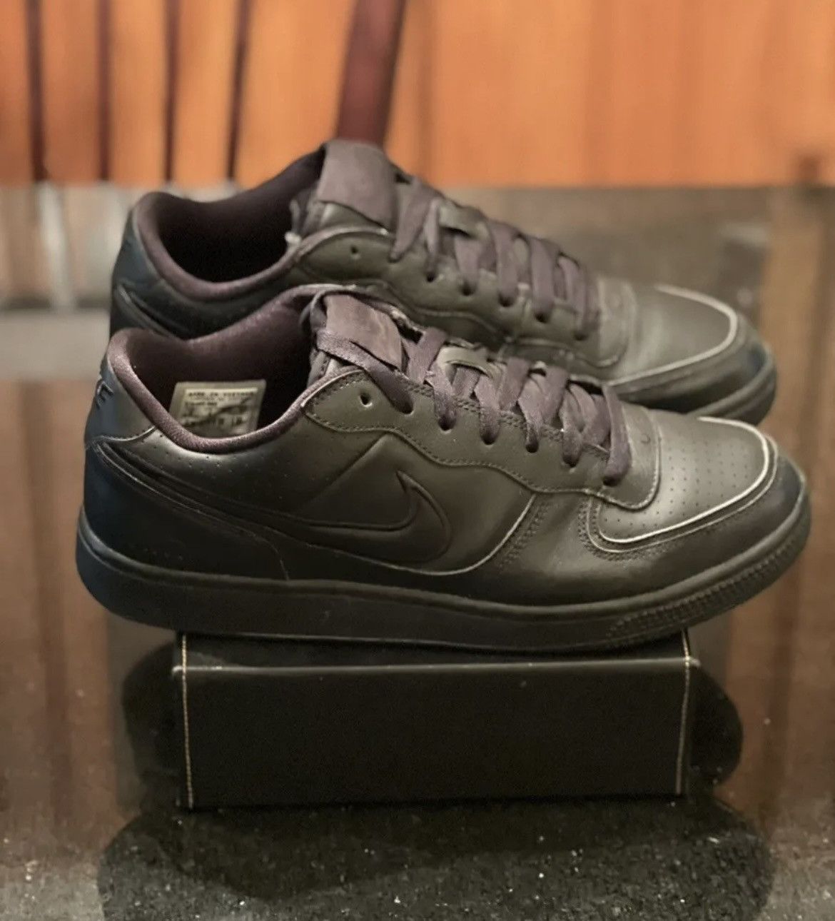 image of Nike Black/black Low Tops Shoes, Men's (Size 9)