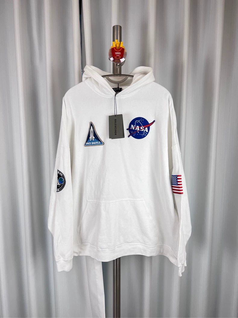 Balenciaga Balenciaga Nasa co-branded patch embroidered hoodie white Size US XS / EU 42 / 0 - 1 Thumbnail
