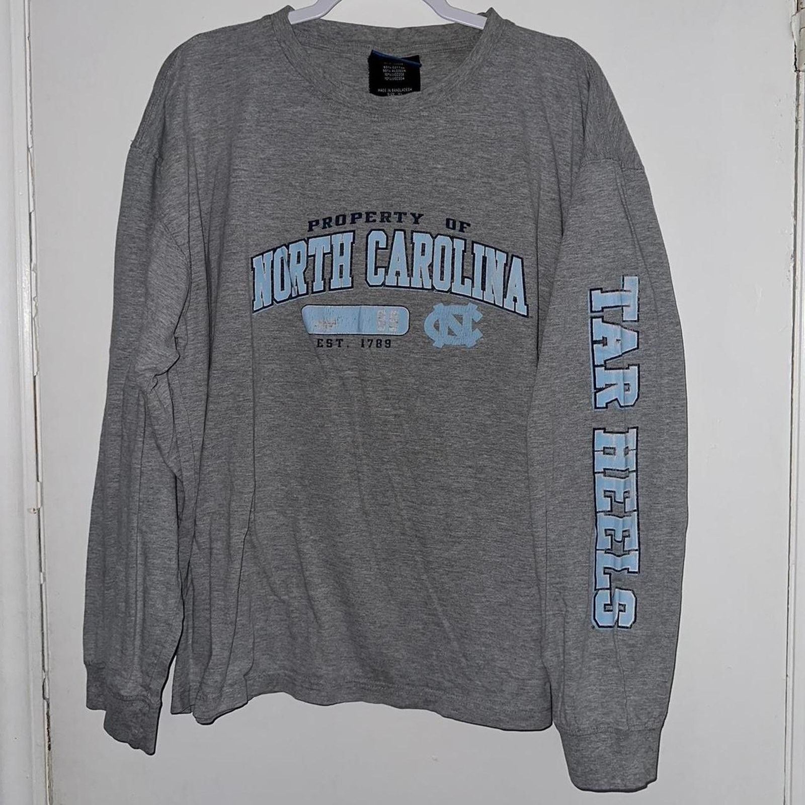 NCAA Vintage NCAA UNC Tarheels L/S T shirt size XL Size US XL / EU 56 / 4 - 1 Thumbnail