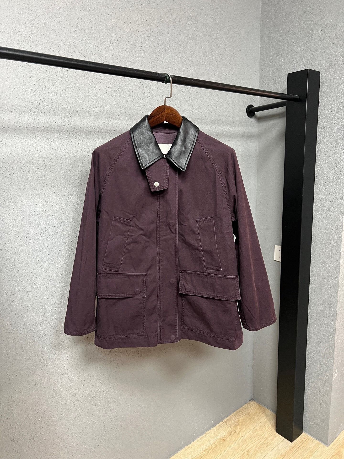 Kassl Editions burgundy lapel hunting jacket size xs Size XS / US 0-2 / IT 36-38 - 1 Thumbnail