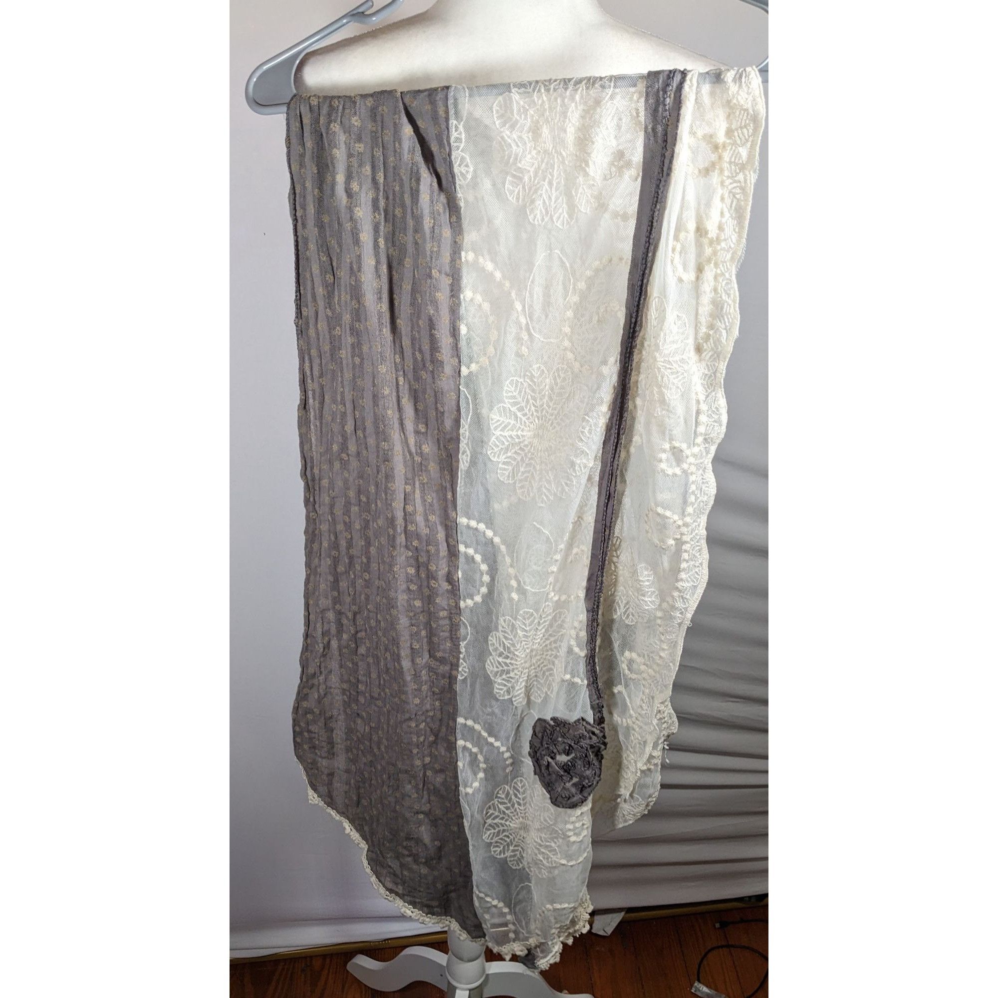 Other Vintage Floral Embroidered Lace Grey And White Scarf Size ONE SIZE - 6 Thumbnail