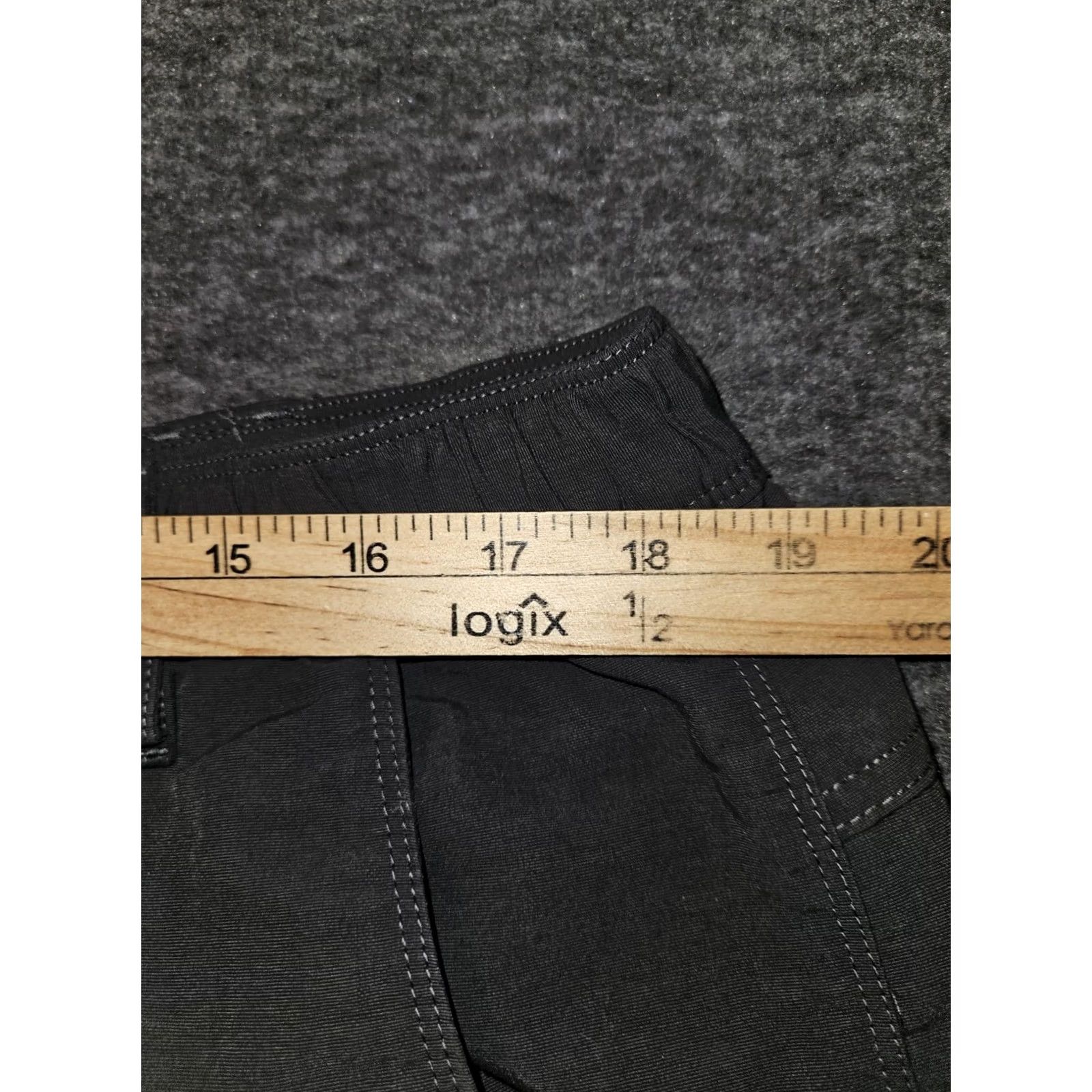 The North Face VINTAGE The North Face Cargo Shorts Men L Gray 100% Nylon Outdoors Hiking Active Cargo Pocket Logo Regular Modern Size US 33 - 4 Thumbnail