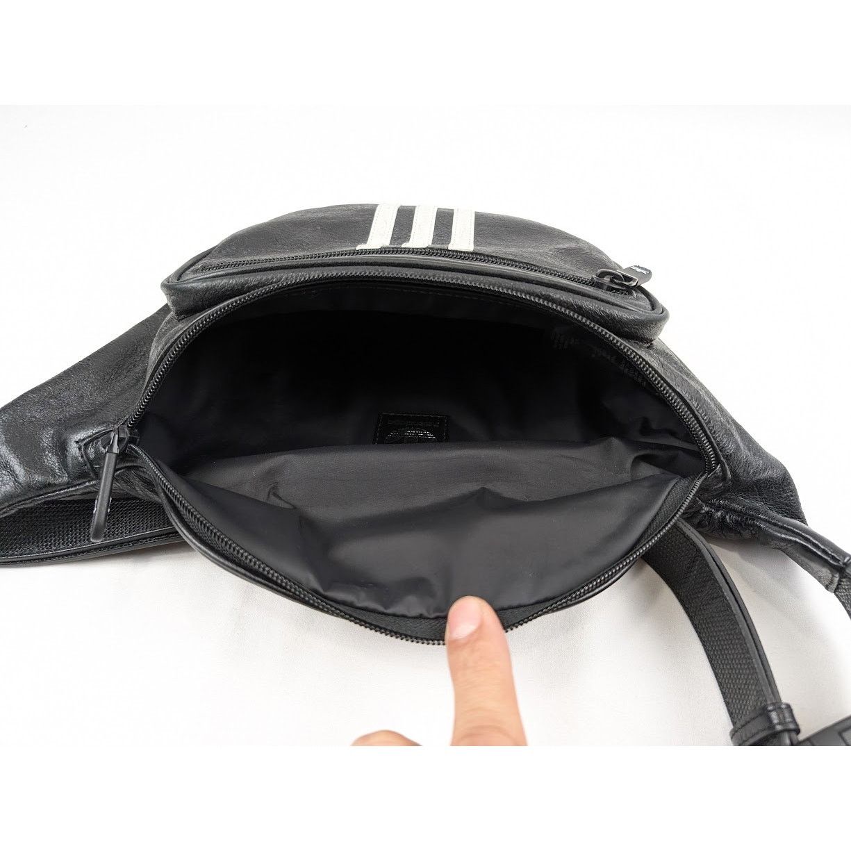 Adidas × Balenciaga o1rshd1 Size: OS / Belt Bag in Black/White Size ONE SIZE - 14 Thumbnail