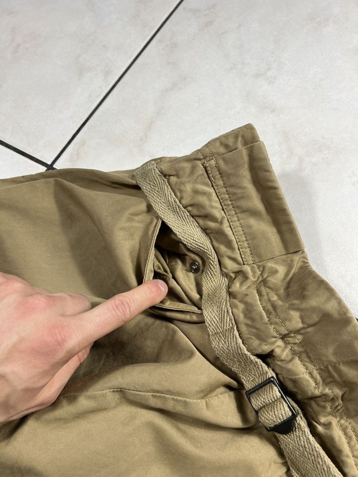 Emporio Armani Emporio armani big pockets cargo pants buckle back archive Size US 32 / EU 48 - 19 Thumbnail