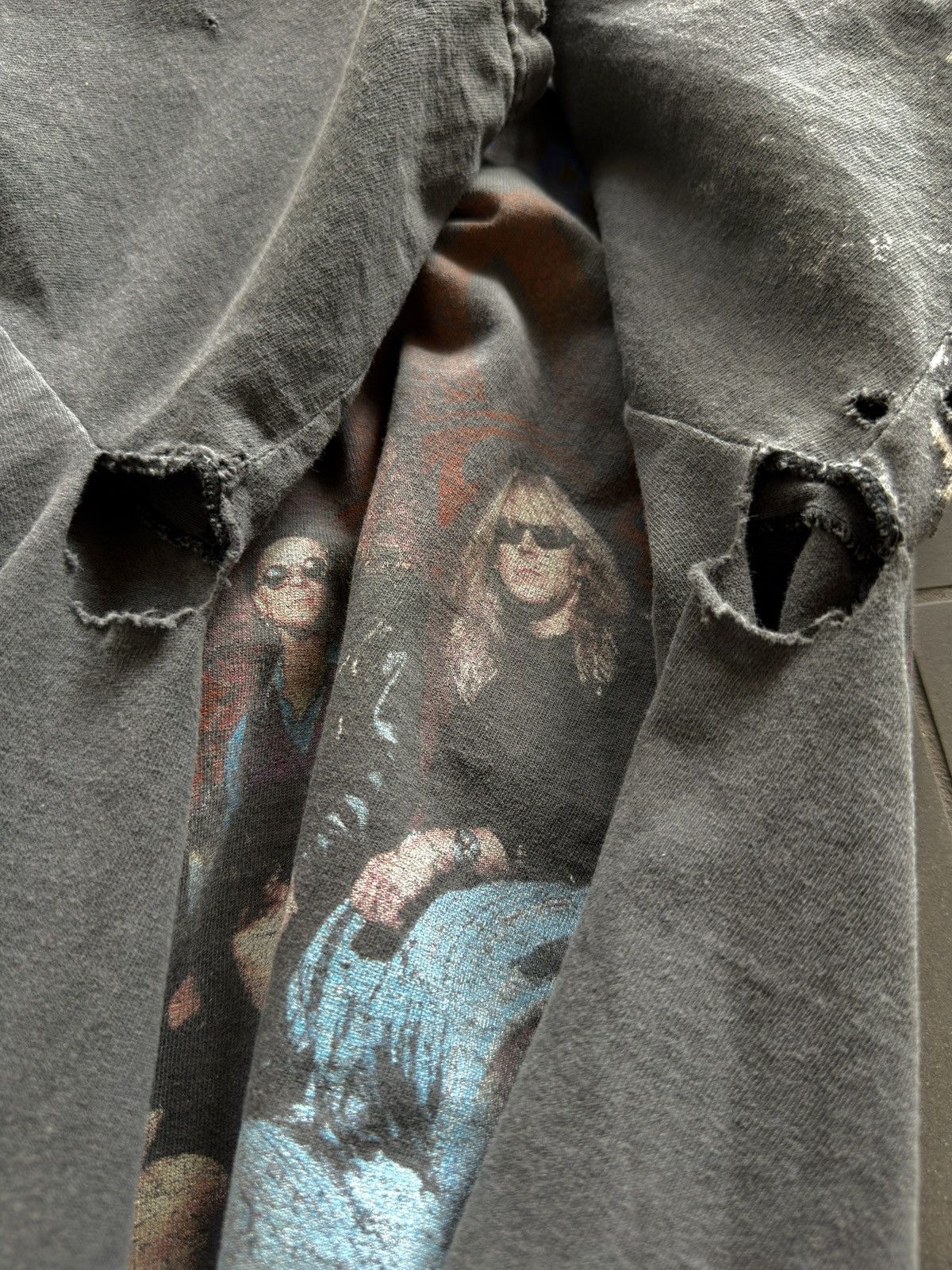 Band Tees Vintage 90s Faded Thrashed Grunge Erd Aerosmith Band Tee Size US XL / EU 56 / 4 - 6 Thumbnail
