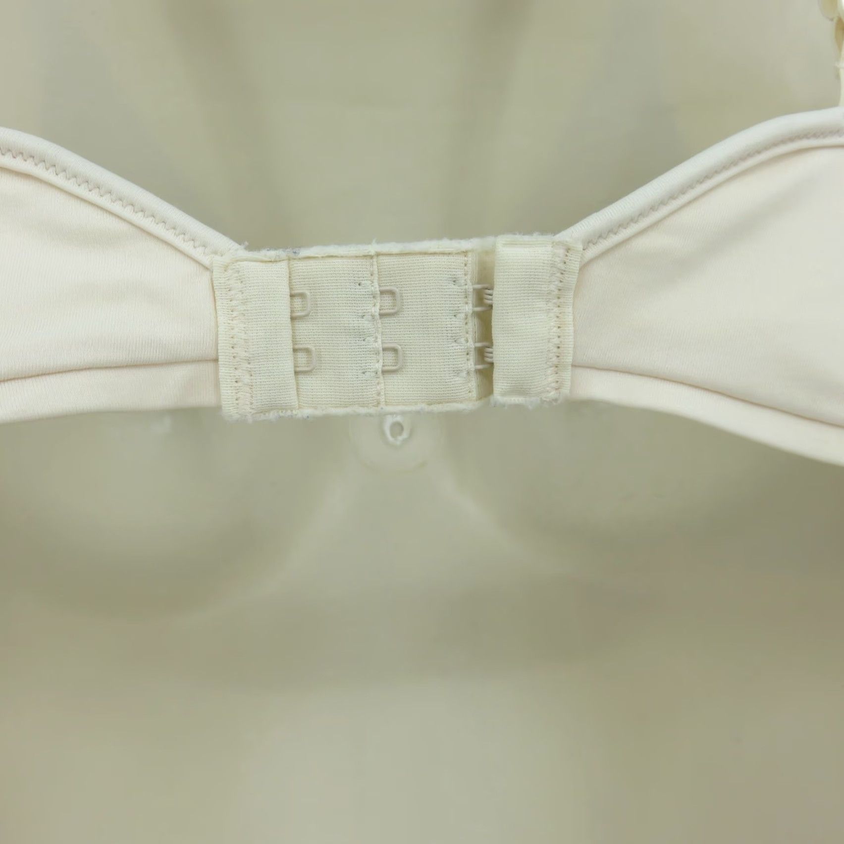 Vintage Bali Bra 36B Cream Solid Underwire Unlined Style 3383 Passion for Comfort Women Size ONE SIZE - 6 Thumbnail