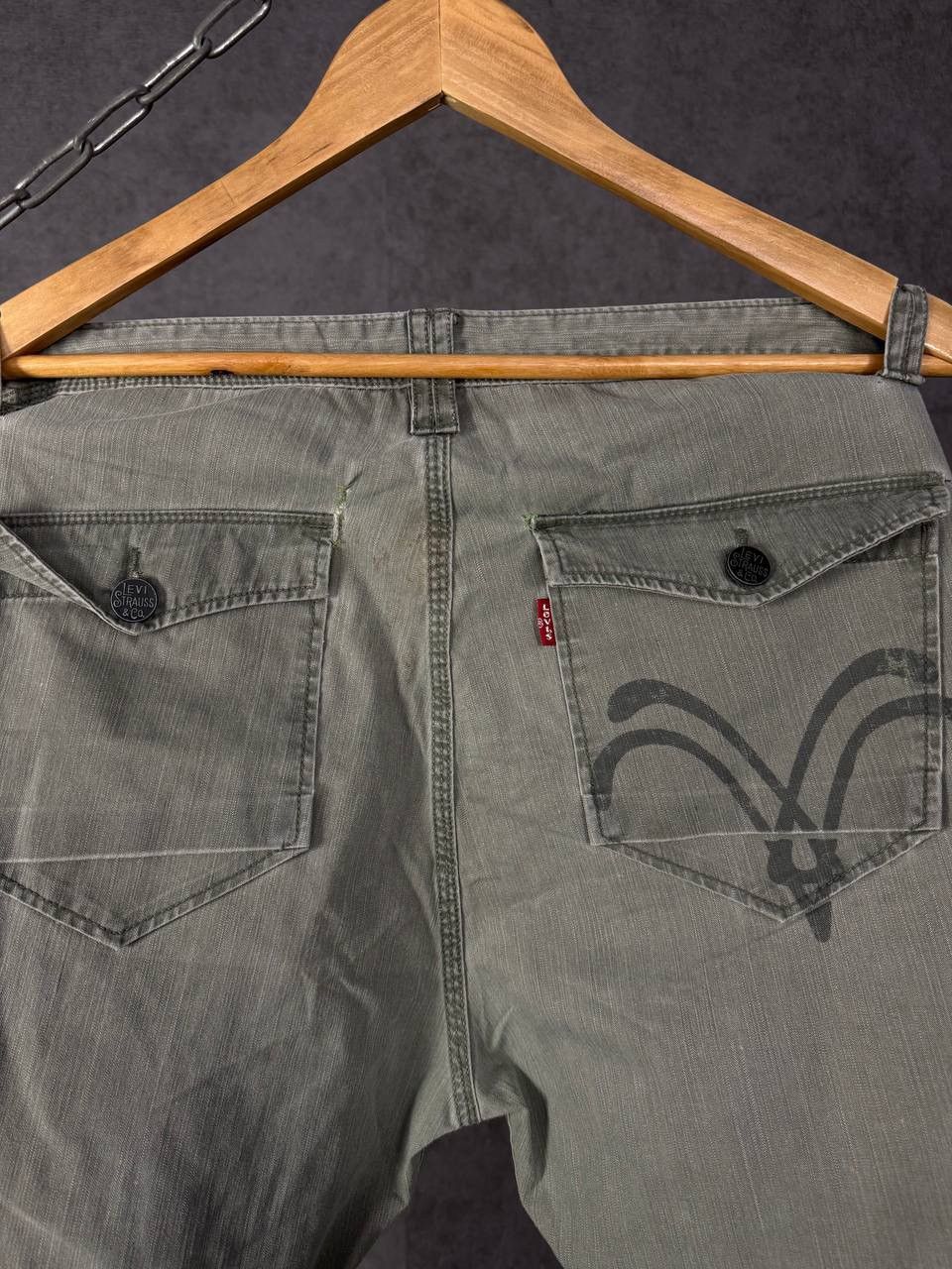 Levi's Levi’s Giants cargo pants Size US 31 - 7 Thumbnail
