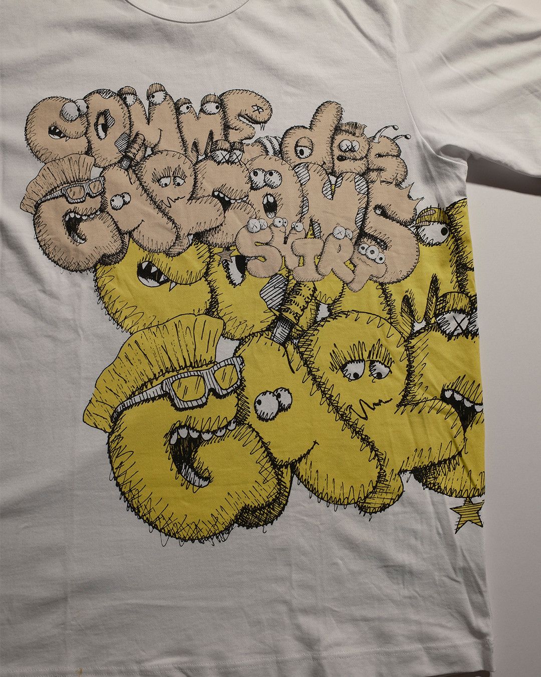 Comme des Garcons Comme Des Garcons CDG x Kaws T-shirt Size US XL / EU 56 / 4 - 3 Thumbnail