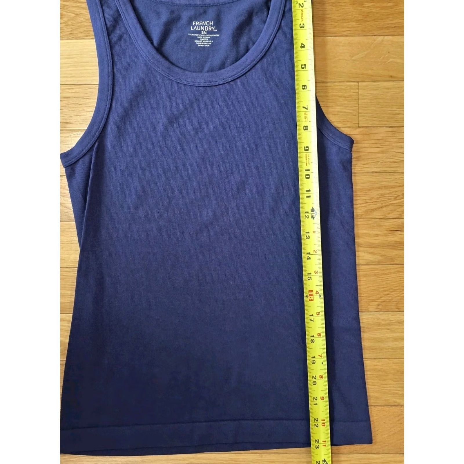 Vintage FRENCH LAUNDRY Tank Top Shirt Womens Small Blue Ribbed Scoop Neck Nylon Spandex Lightweight Knit Sleeveless Casual Travel Short Sleeve-less? Size S / US 4 / IT 40 - 4 Thumbnail