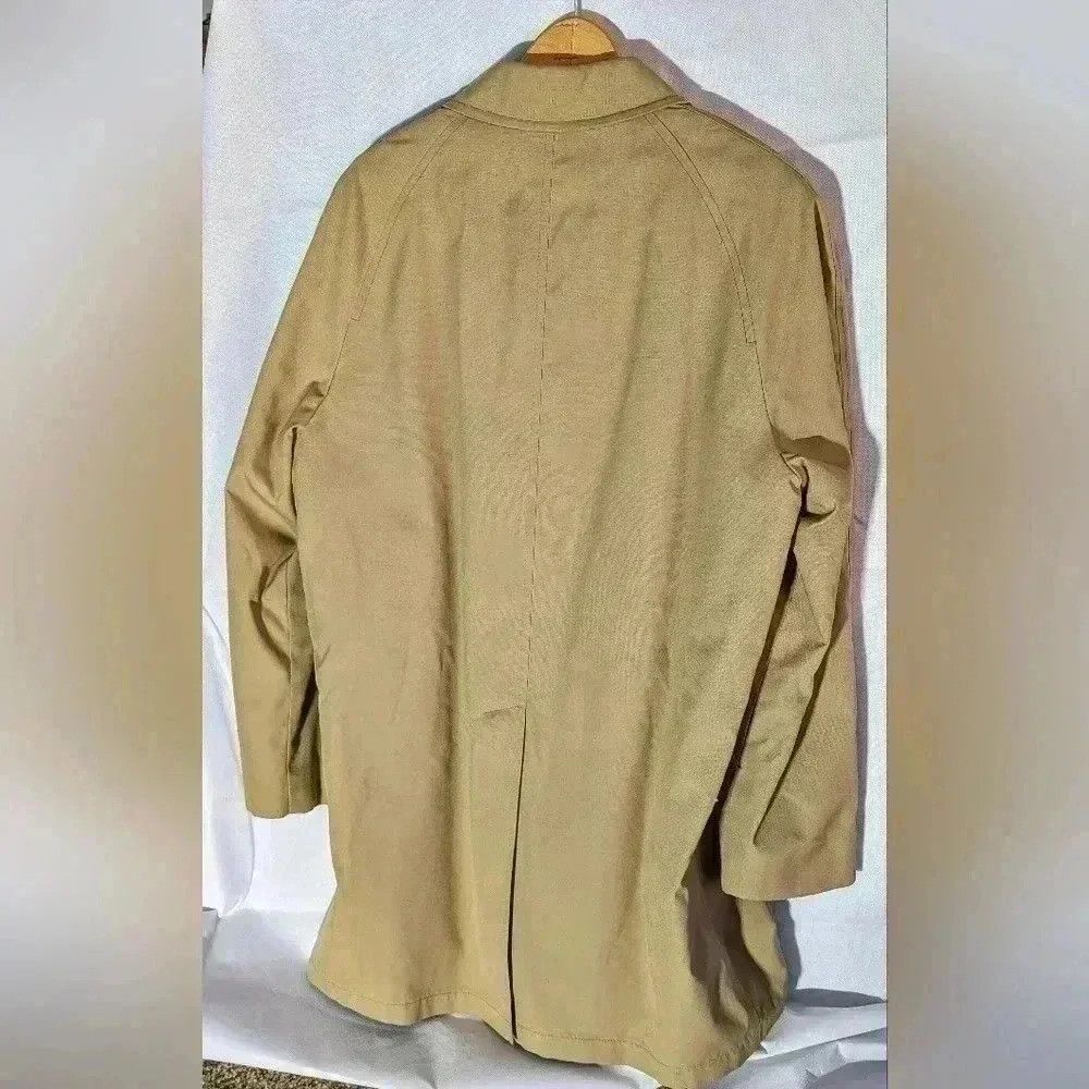 London Fog Vintage London Fog rain coat sz 44 regular tan faux fur lin Size US L / EU 52-54 / 3 - 2 Thumbnail