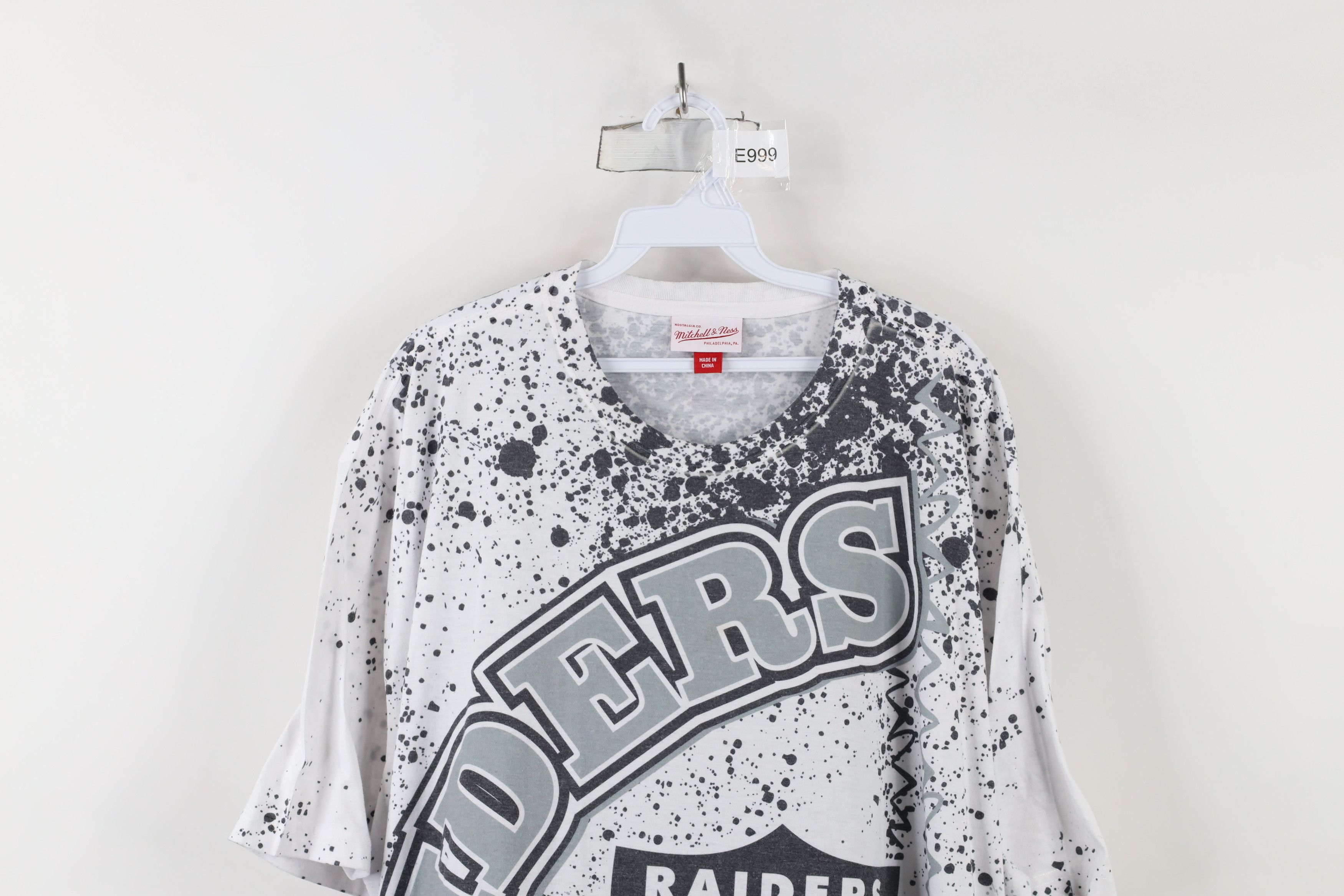 Mitchell & Ness × Vintage Vintage Mitchell & Ness Los Angeles Raiders Football T-Shirt Size US XXL / EU 58 / 5 - 2 Thumbnail