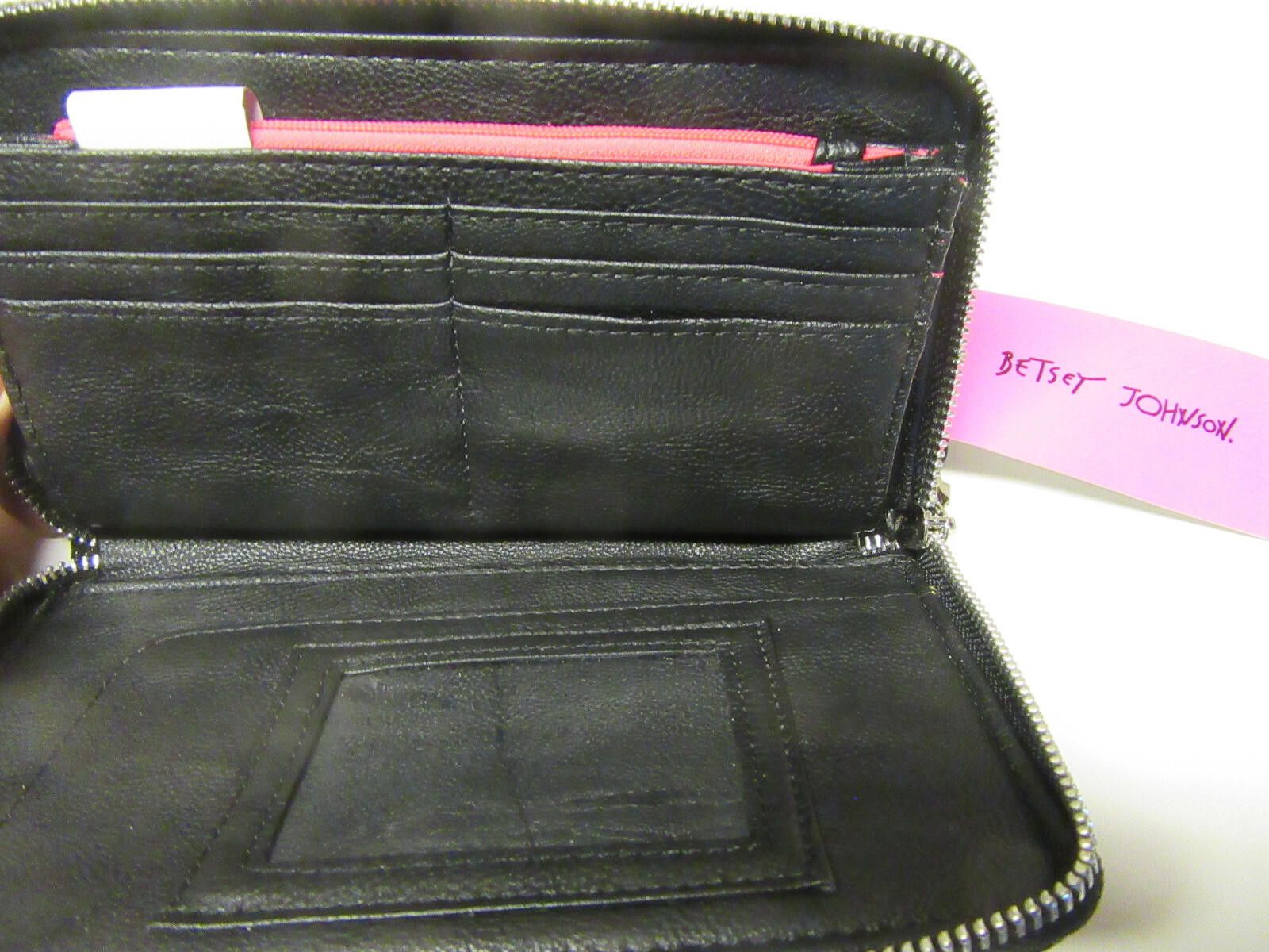 Designer Betsey Johnson Puffy Hearts Zip Around Wallet Plaid Size ONE SIZE - 5 Thumbnail