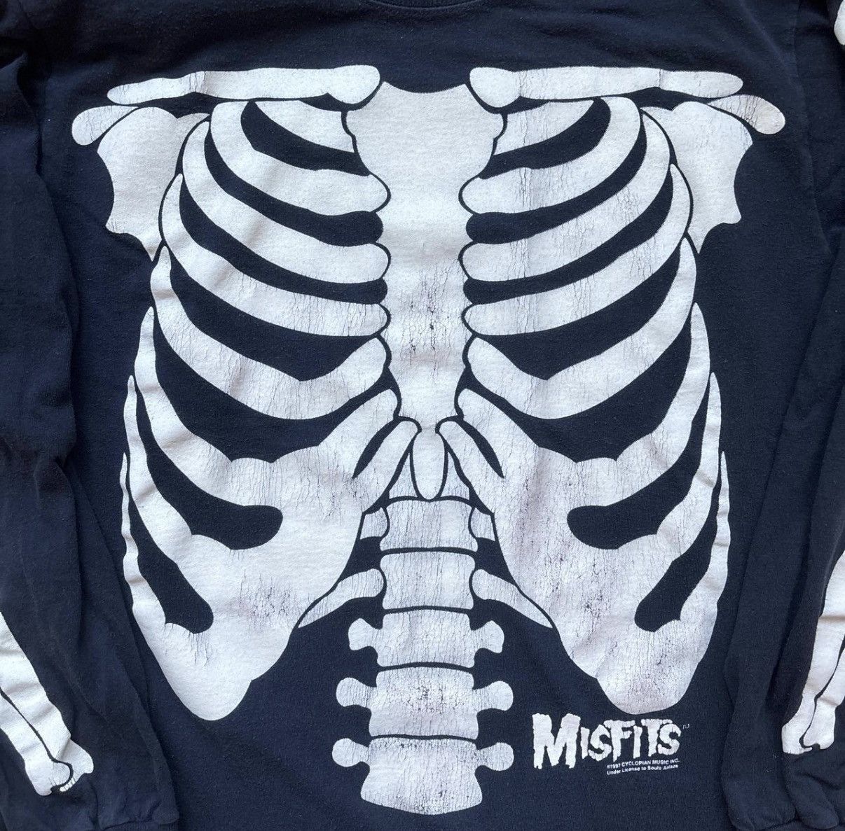 Vintage Vintage Misfits Skeleton Long Sleeve T-Shirt Size US L / EU 52-54 / 3 - 5 Thumbnail