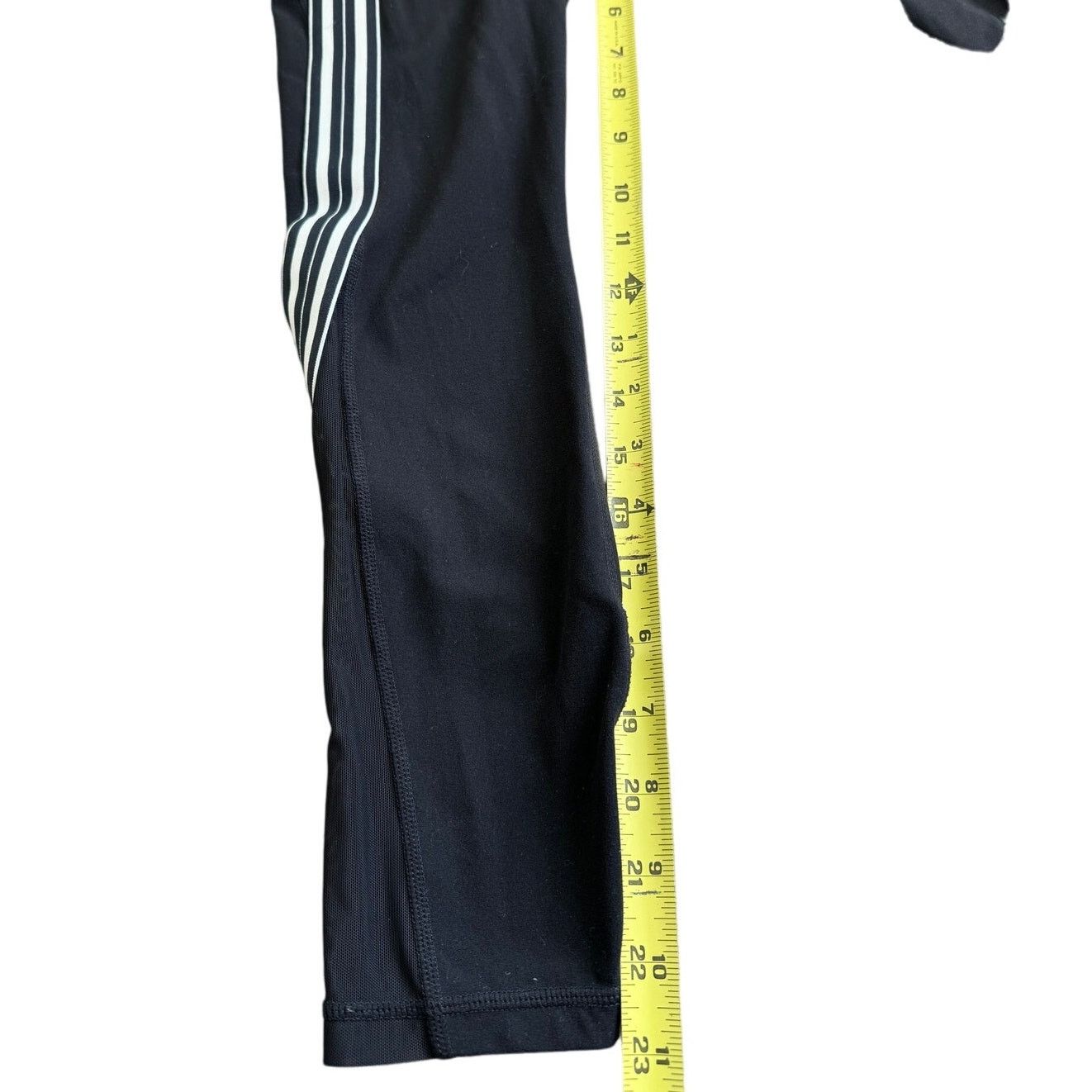 Athleta Athleta Side Stripe Salutation 7/8 Legging, Mesh Accent Size 26" / US 2 / IT 38 - 7 Thumbnail