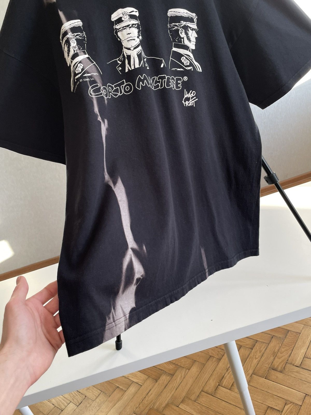 Vintage 90s Corto Maltese by Hugo Pratt, A Vintage Comics T-Shirt Size US XL / EU 56 / 4 - 2 Thumbnail