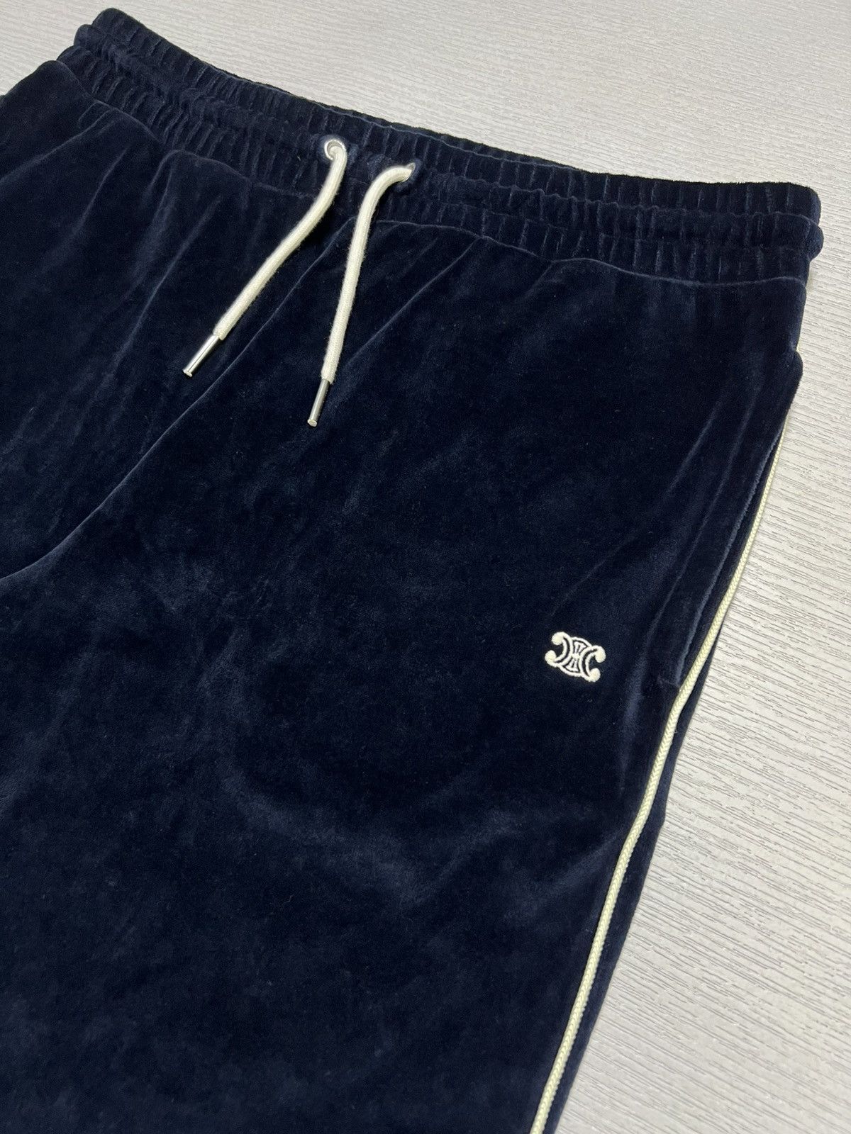 Celine Celine - Triomphe Logo Embroidered Velour Trackpants Size 30" / US 8 / IT 44 - 7 Thumbnail