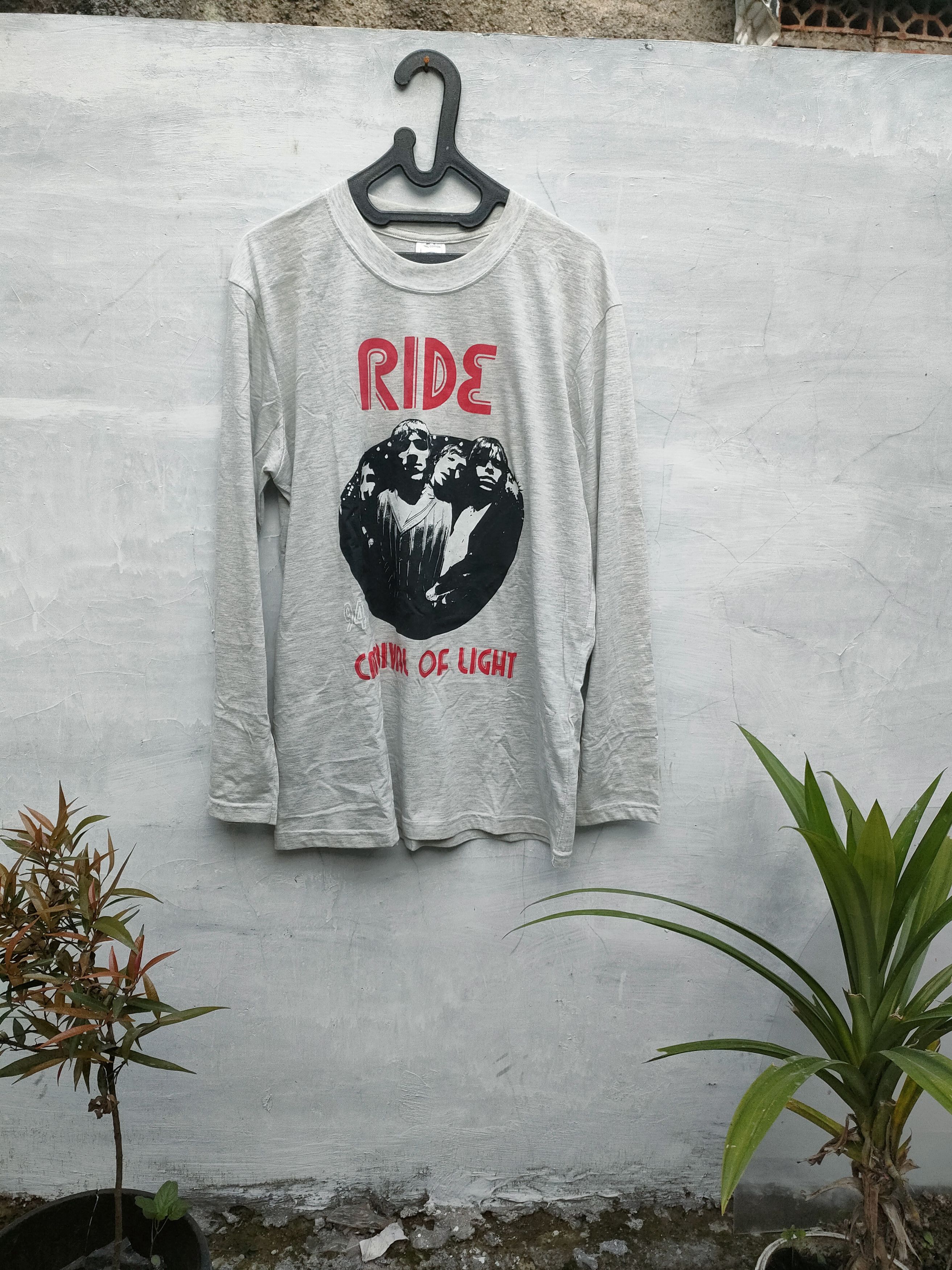 Band Tees × Vintage RIDE - BAND TSHIRT - CARNIVAL OF LIGHT Size US XL / EU 56 / 4 - 1 Thumbnail