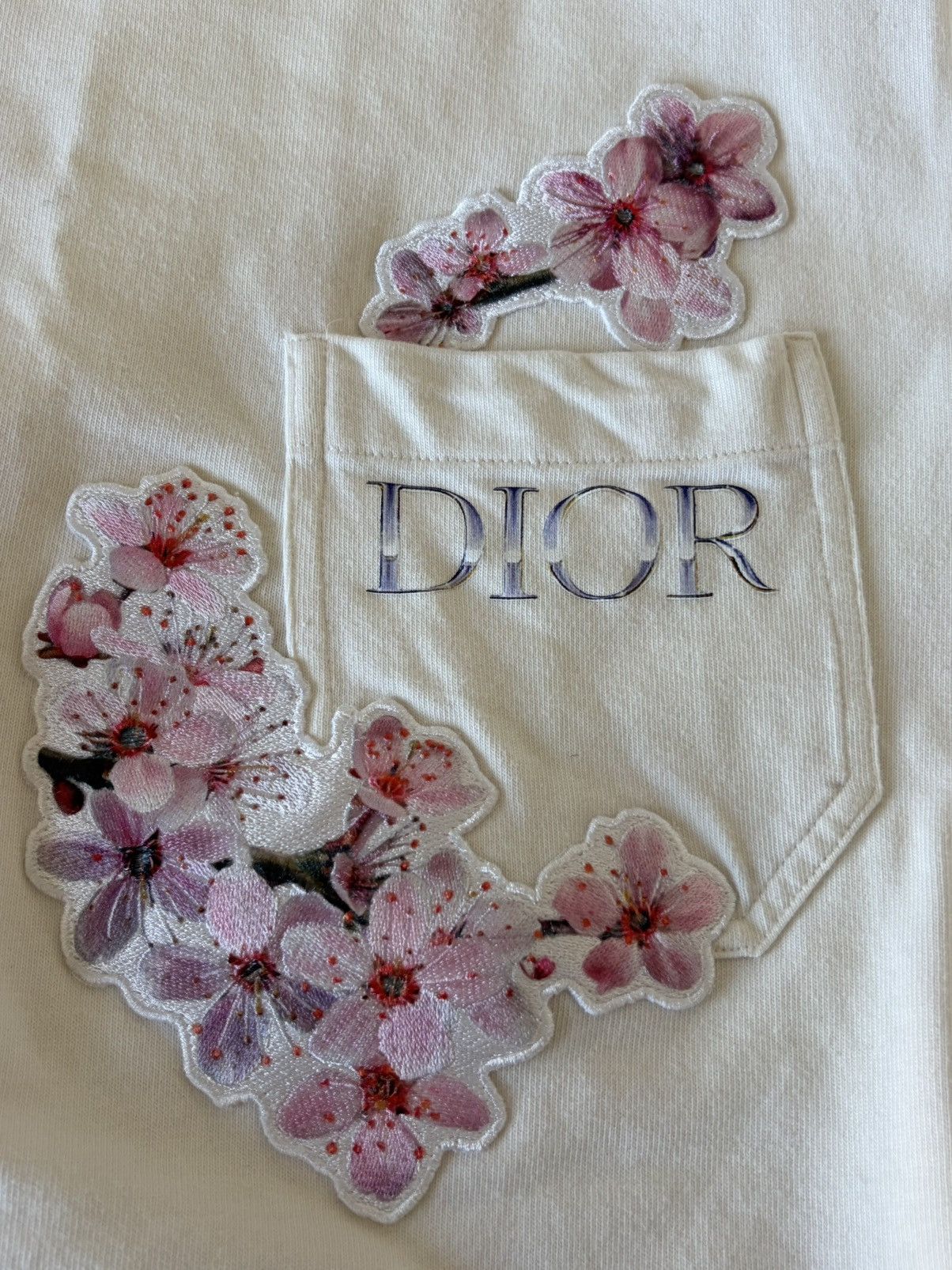 Club Sorayama × Dior Dior Sorayama cherry blossom embroidery tee Size US S / EU 44-46 / 1 - 3 Thumbnail