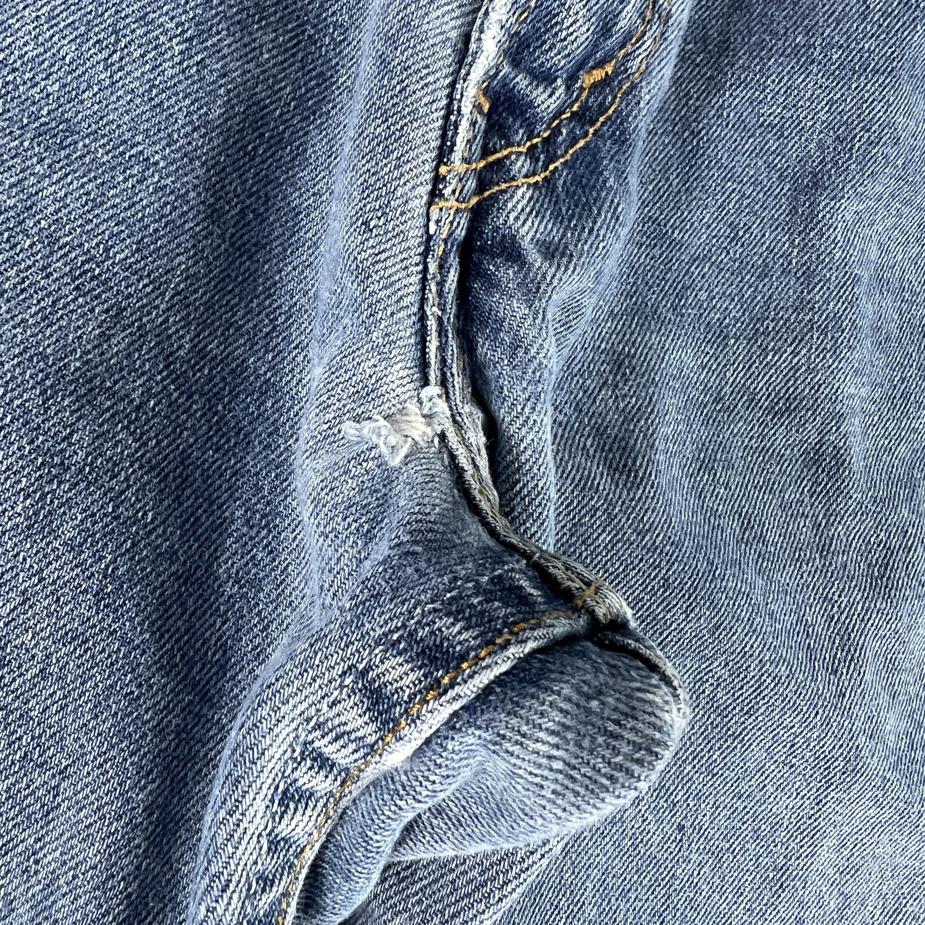 Levi's × Vintage Y2K Levi's Jeans 550 Relaxed Fit Blue Faded Cotton Denim Size US 35 - 2 Thumbnail