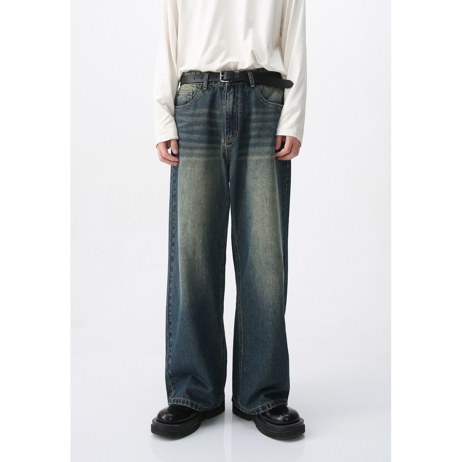 Vintage Men's Washed, Distressed Denim Trousers Size US 32 / EU 48 - 1 Thumbnail