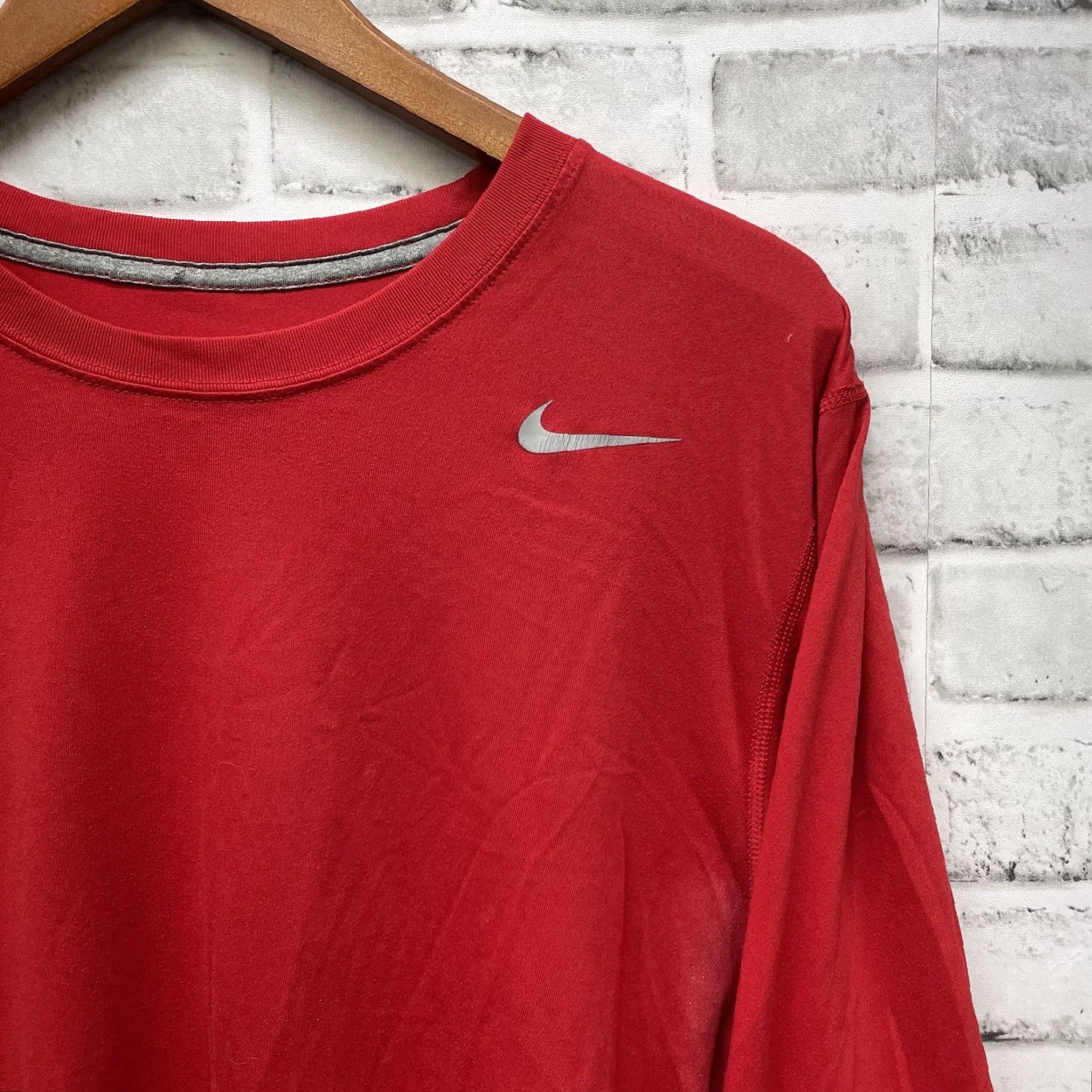 Nike Nike Dri-Fit Long Sleeve Red stretchy athletic Tee Mens Size L Size US L / EU 52-54 / 3 - 2 Thumbnail