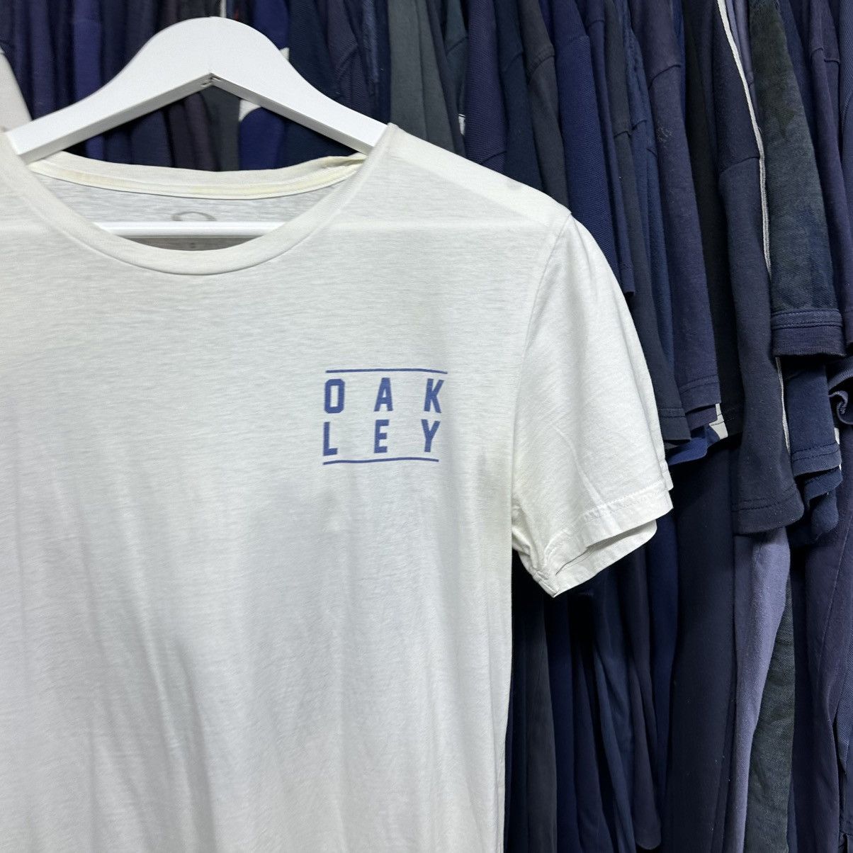 Oakley VTG Oakley T-shirts Big Logo Size L 00s Gore-crop Size US L / EU 52-54 / 3 - 6 Thumbnail