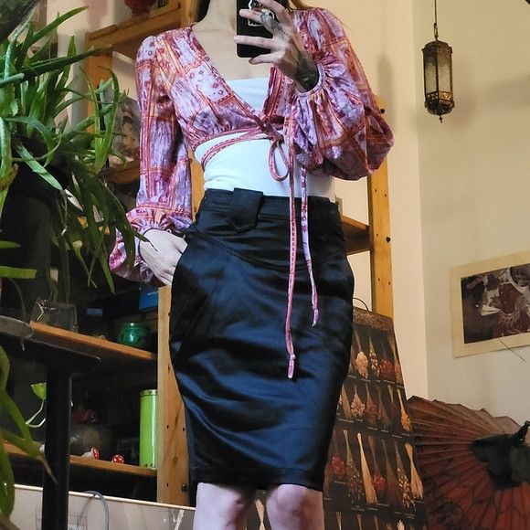 Urban Outfitters Urban Outfitters Florentina Print Velvet Wrap Crop Top - Xs Size XS / US 0-2 / IT 36-38 - 2 Thumbnail
