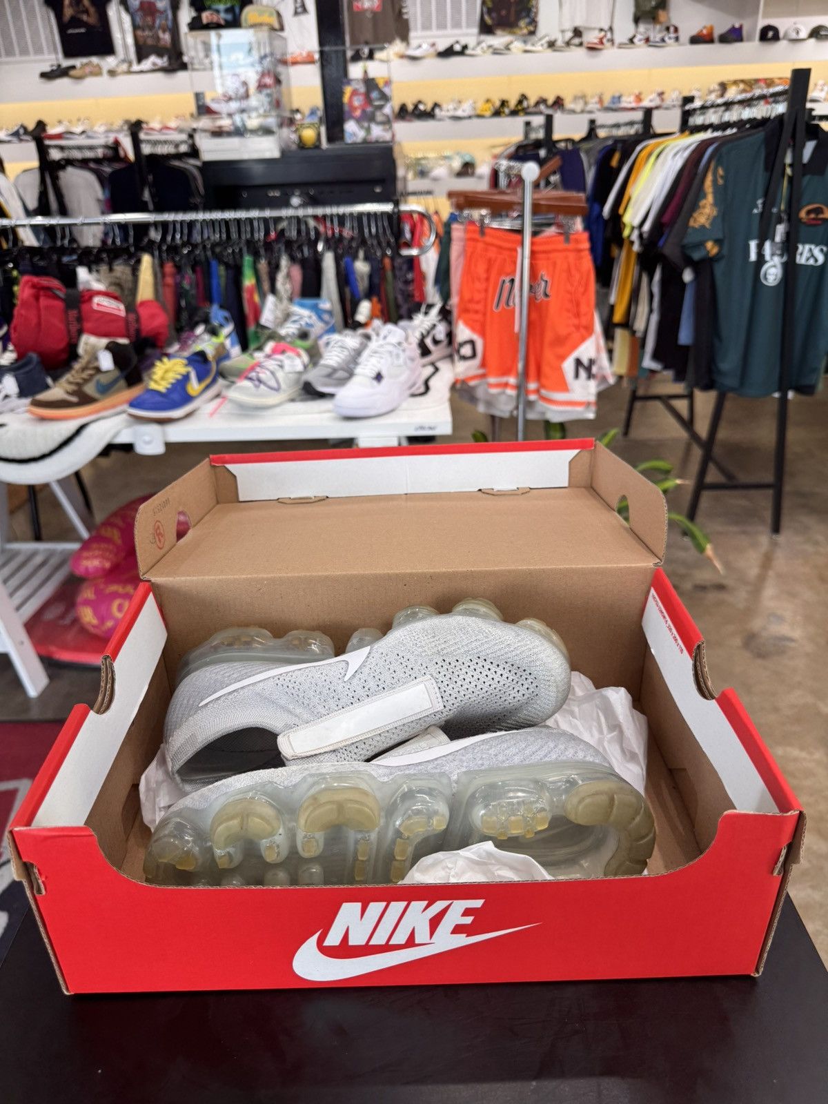 Comme des Garcons × Nike Nike Air Vapormax CDG Comme Des Garcons White Sz. 7 (2017) Size US 7 / EU 40 - 10 Thumbnail