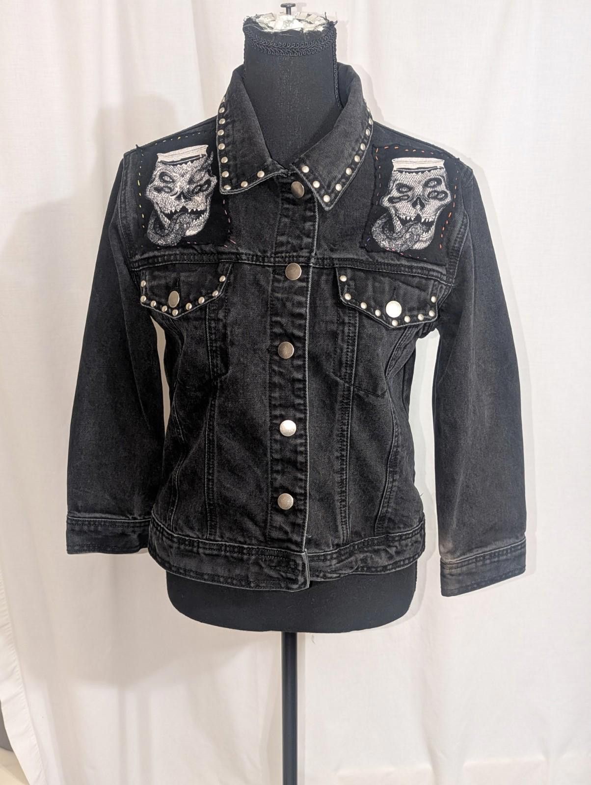 Forever 21 Women's Upcycled Studded Punk Black Denim Misfits Jacket Size M / US 6-8 / IT 42-44 - 2 Thumbnail