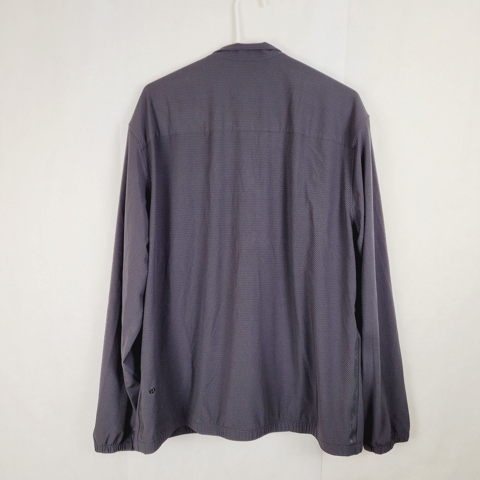 Lululemon Lululemon Men black and grey reversible full zip windbreaker Size US L / EU 52-54 / 3 - 5 Thumbnail