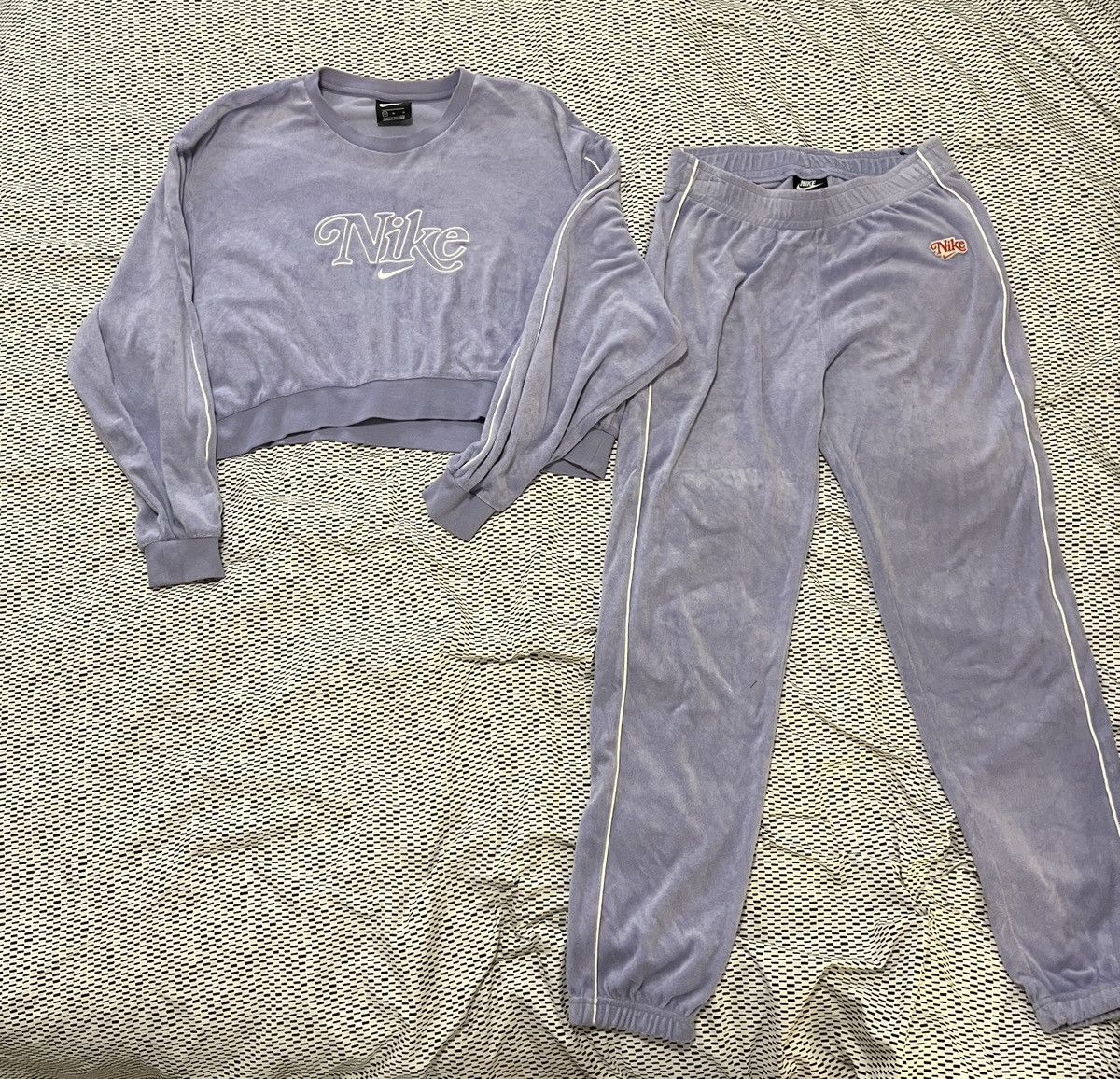 Nike Women’s Nike velour sweatsuit Size M / US 6-8 / IT 42-44 - 1 Thumbnail