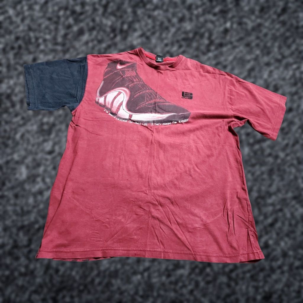 Nike VINTAGE Nike Men T-Shirt XXL Red Lebron James Air Zoom L23 Graphic Tee 2003 Hip Hop Retro Size US XXL / EU 58 / 5 - 1 Thumbnail