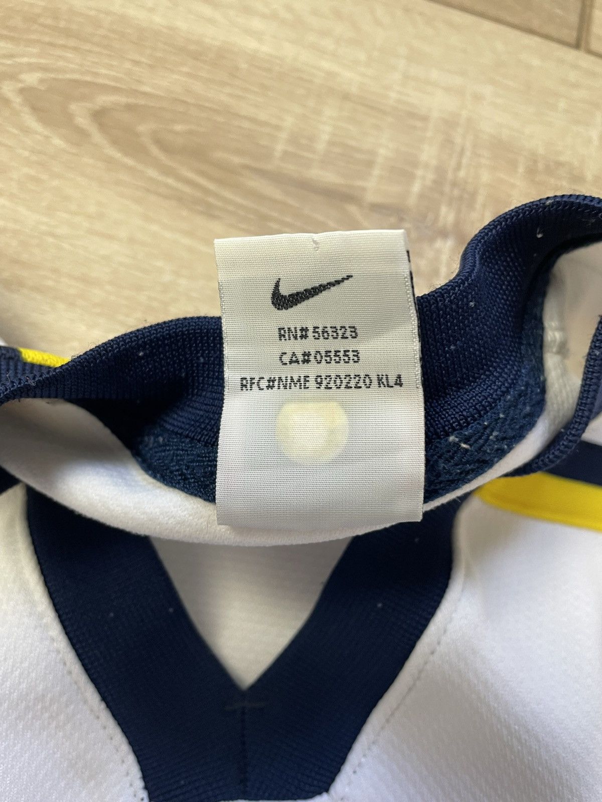 Nike Vintage Nike Team Apparel Shirt University of Michigan l Men Size US L / EU 52-54 / 3 - 7 Thumbnail