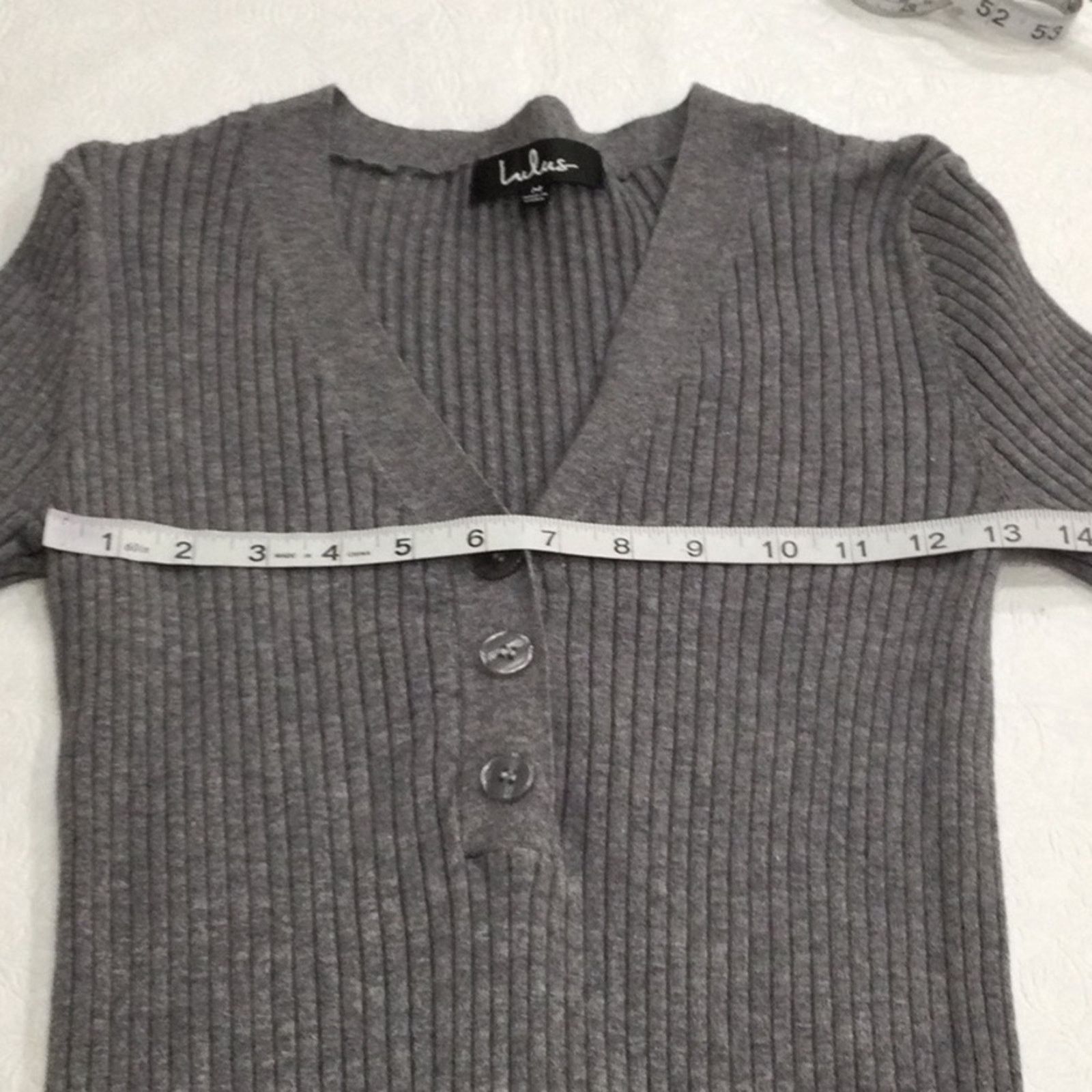 Other Lulus Gray V-Neck Rib Knit L/S 3 Button Bodycon Top Size M Size M / US 6-8 / IT 42-44 - 13 Thumbnail